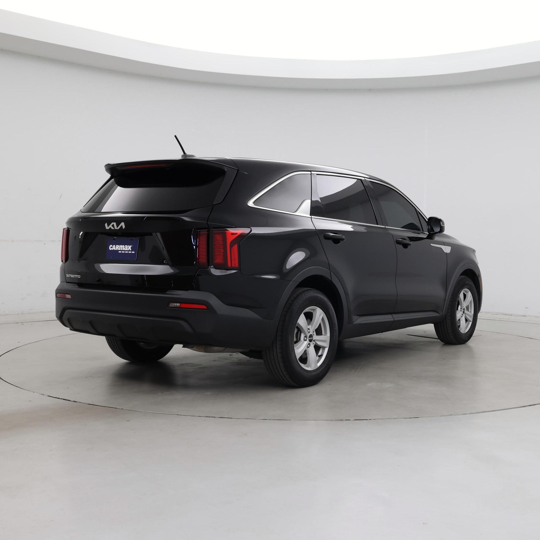 Thumbnail: 2023 Kia Sorento - 8