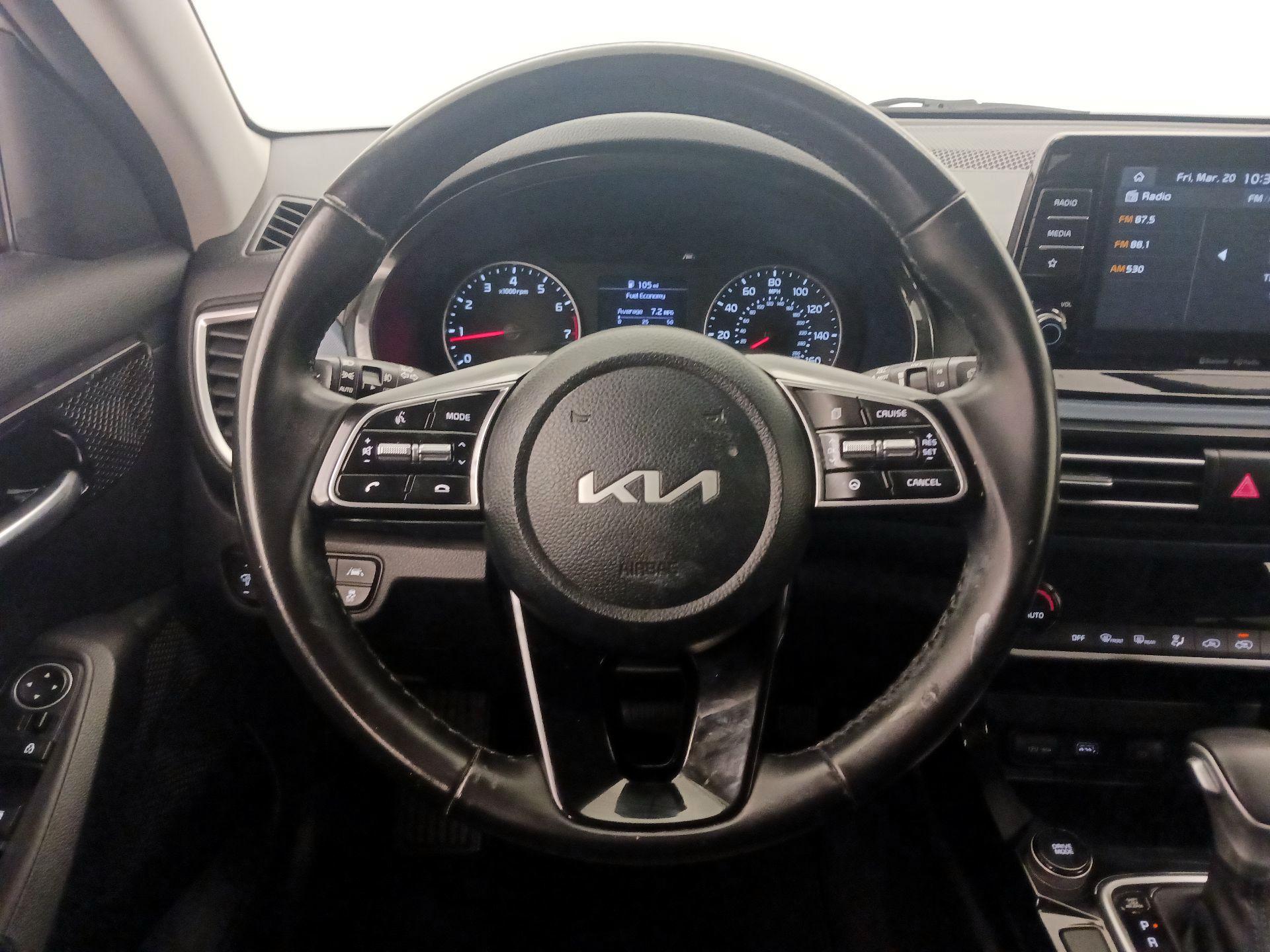 Thumbnail: 2023 Kia Seltos - 10