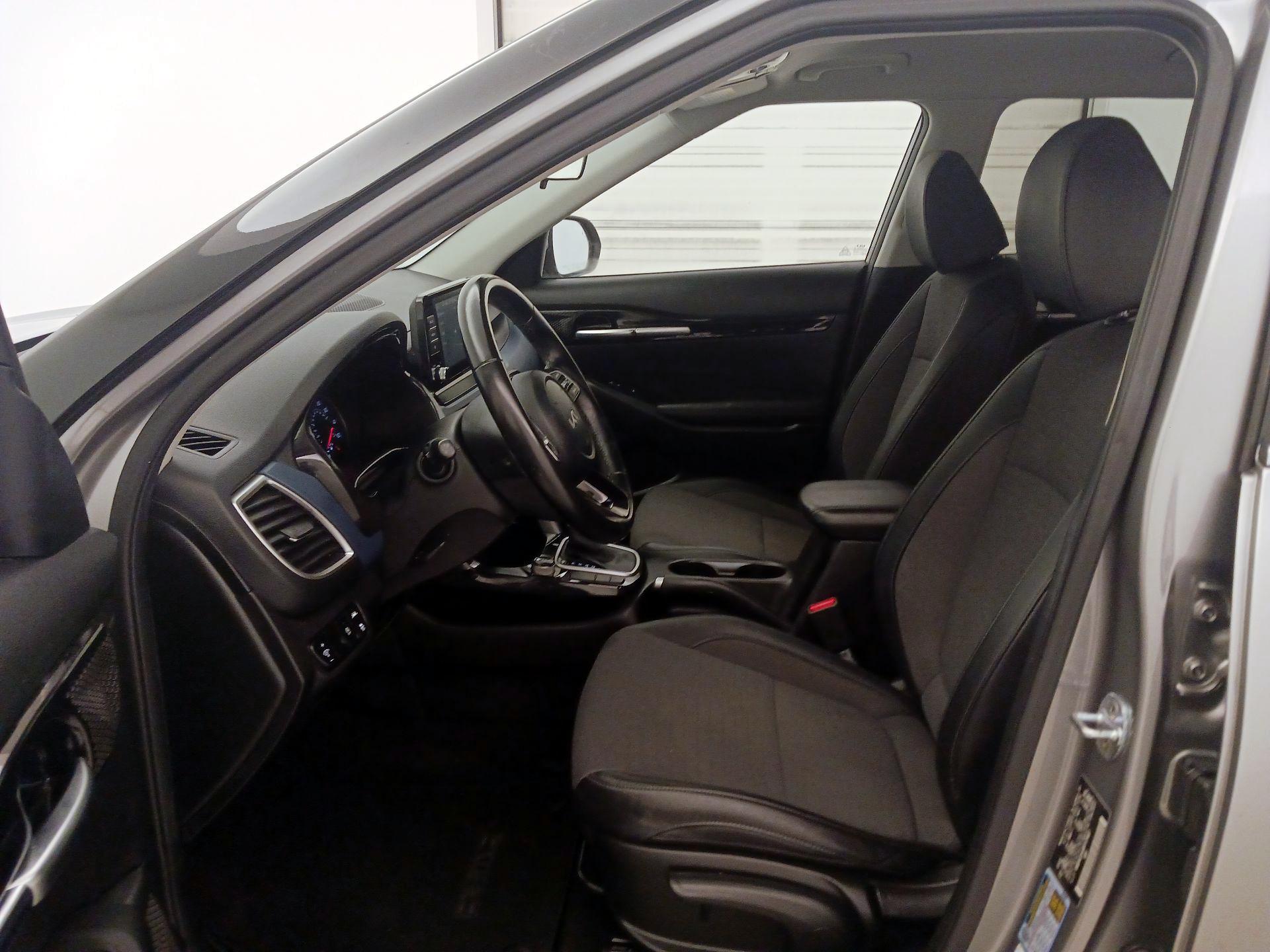 Thumbnail: 2023 Kia Seltos - 11