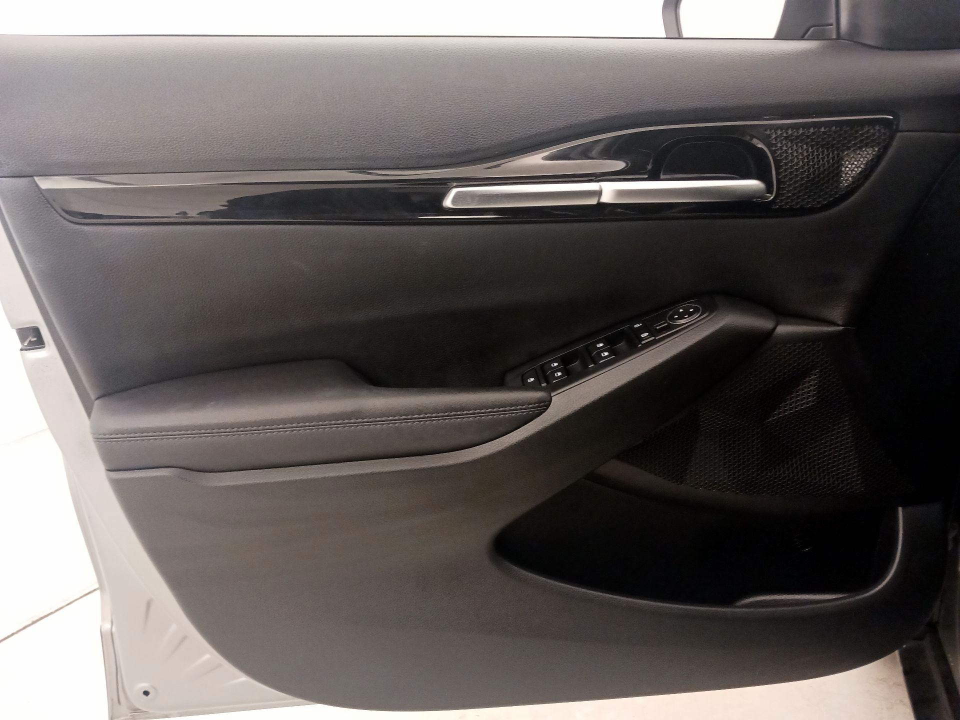 Thumbnail: 2023 Kia Seltos - 12