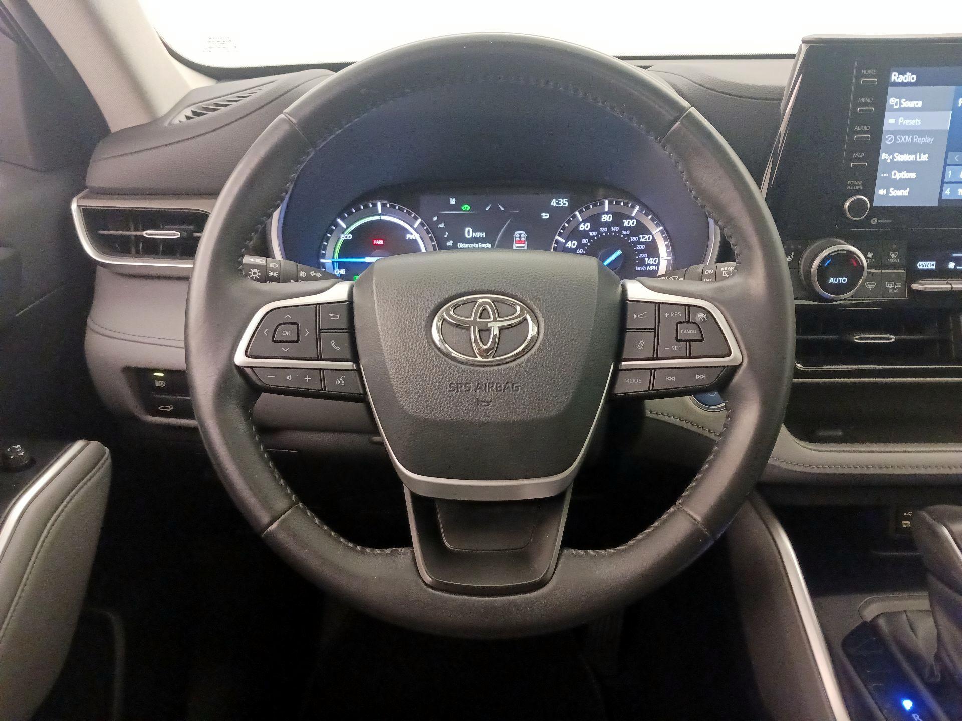 Thumbnail: 2022 Toyota Highlander - 10