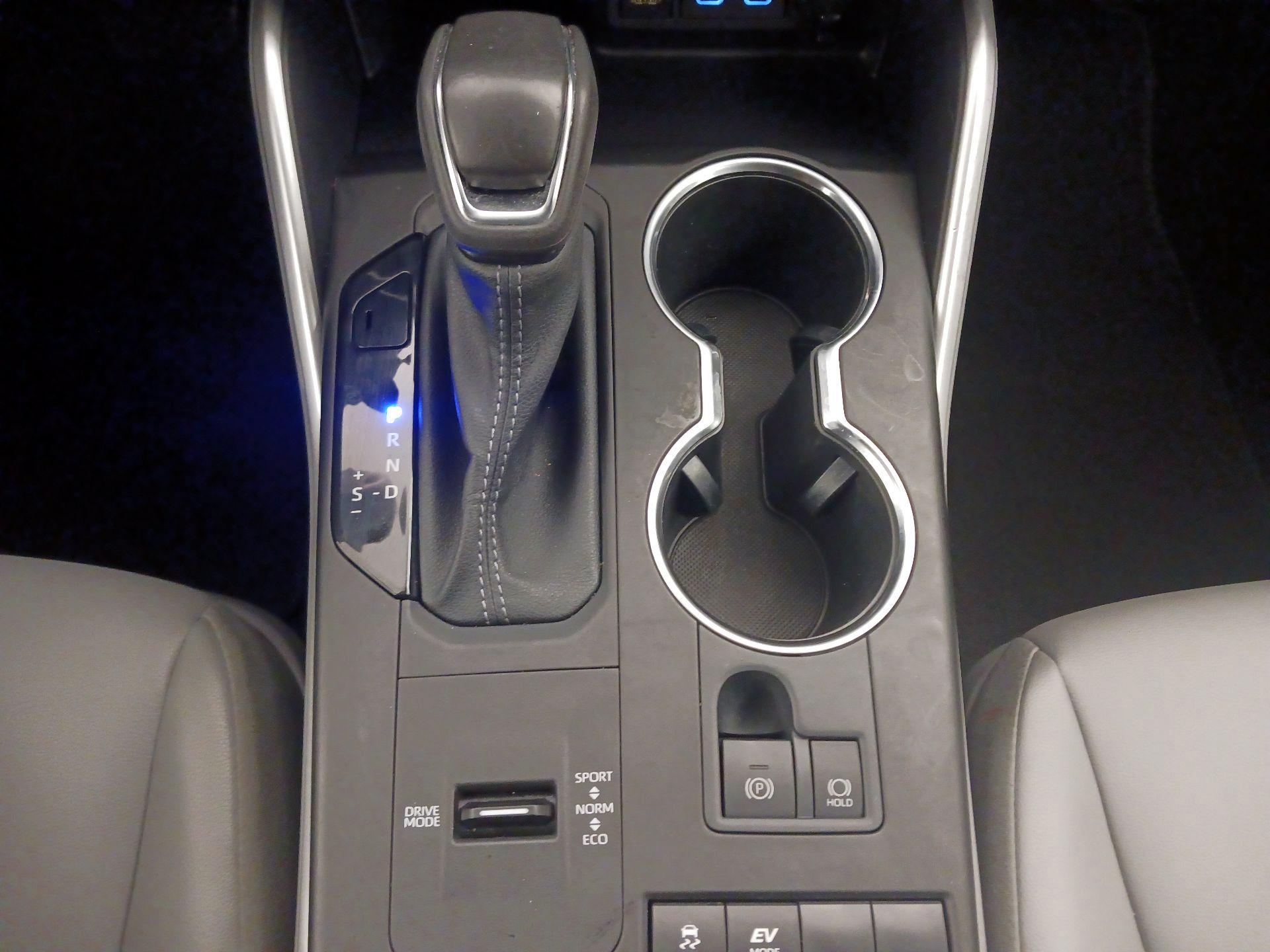 Thumbnail: 2022 Toyota Highlander - 17