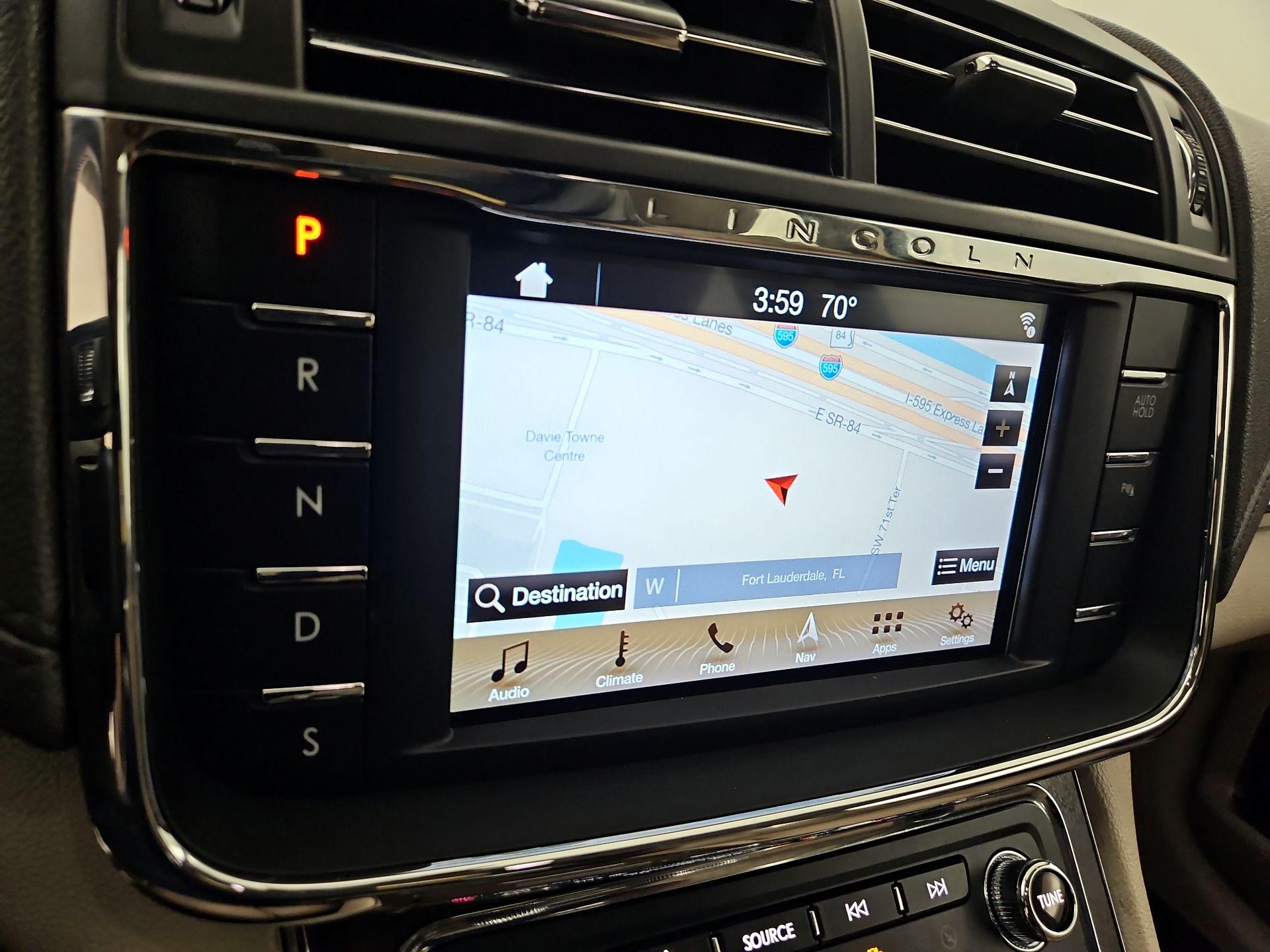 Thumbnail: 2017 Lincoln Continental - 14