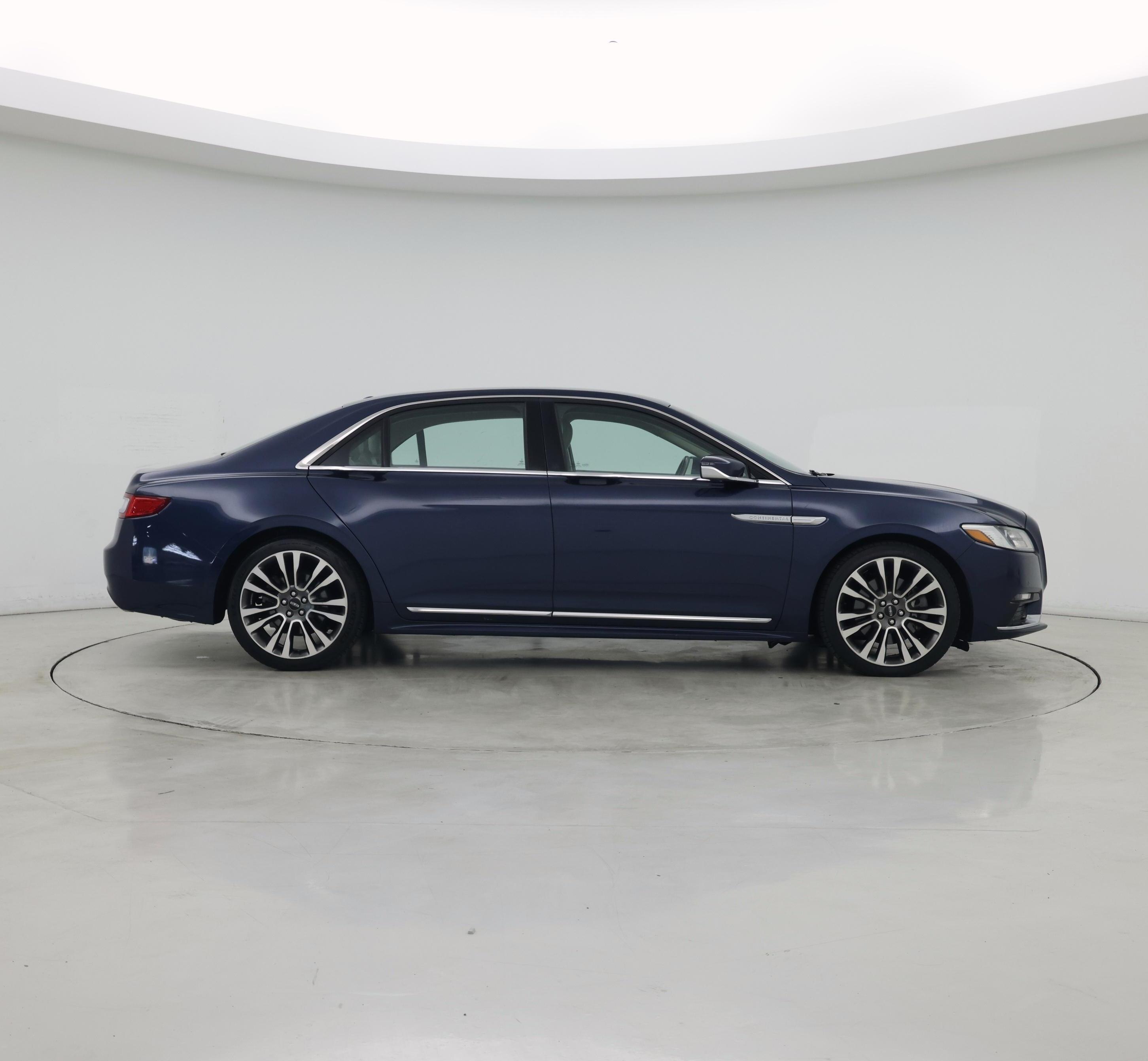 Thumbnail: 2017 Lincoln Continental - 7