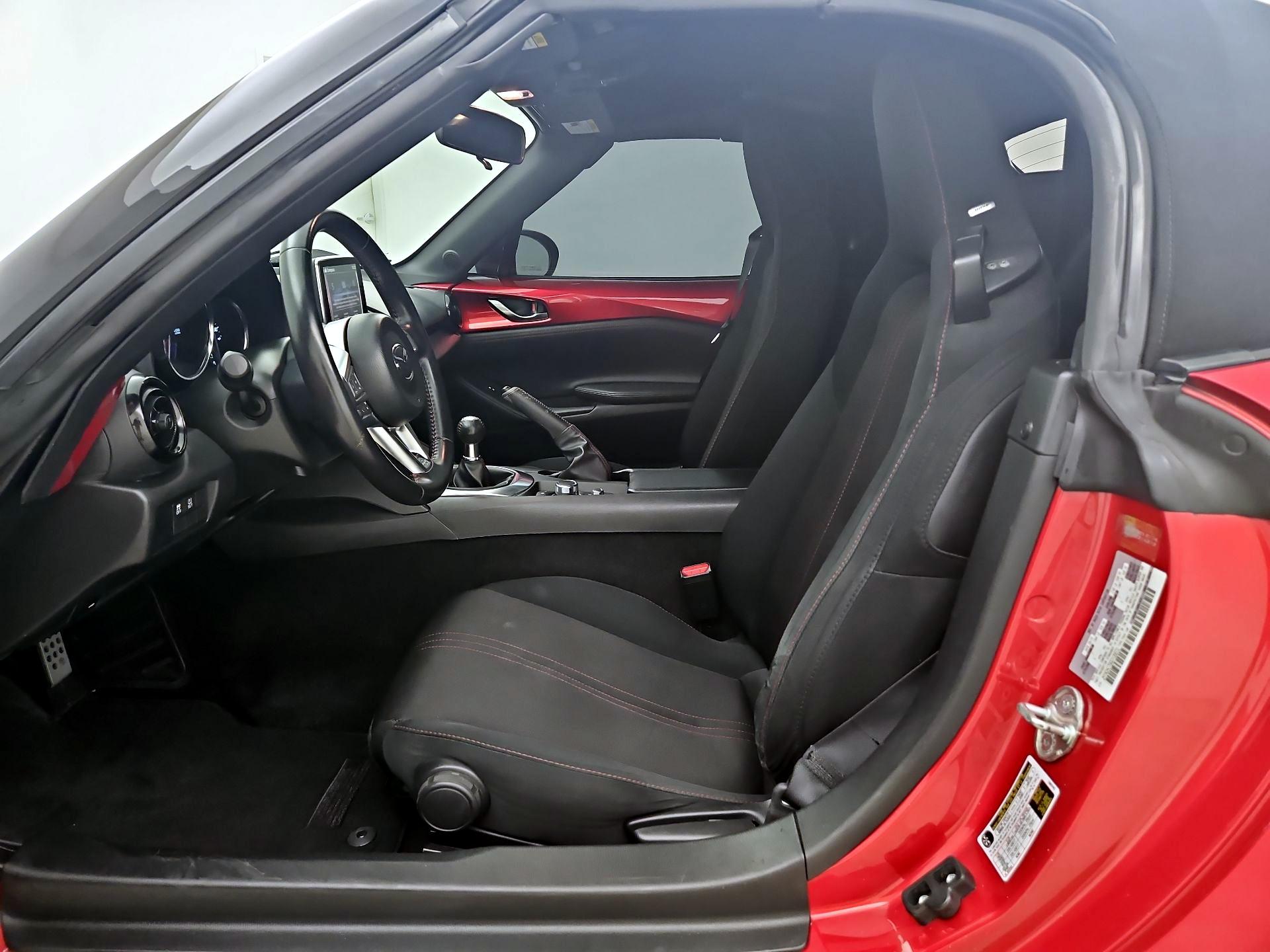 Thumbnail: 2016 Mazda MX-5 Miata - 11