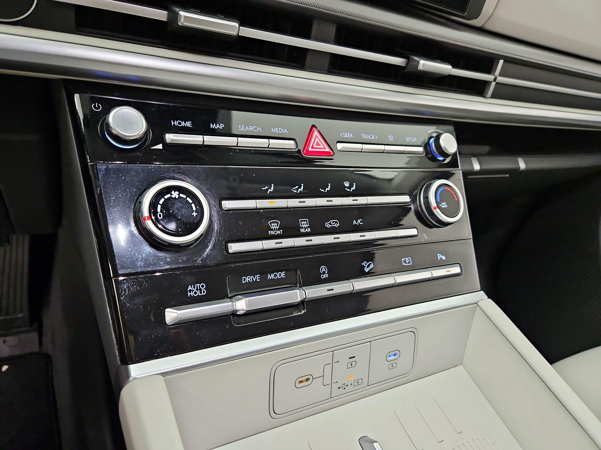 Thumbnail: 2024 Hyundai Santa Fe - 16