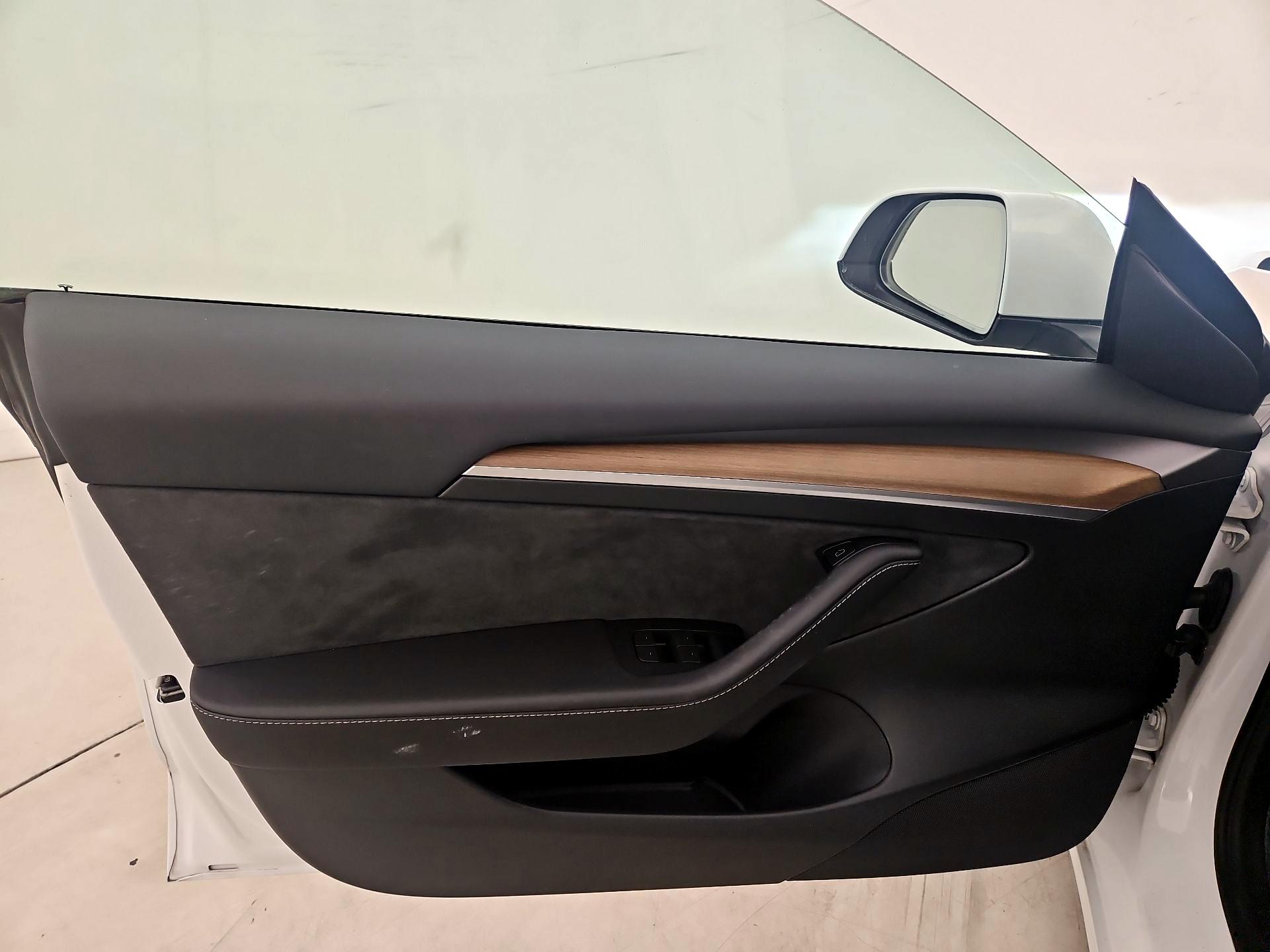 Thumbnail: 2021 Tesla Model 3 - 12