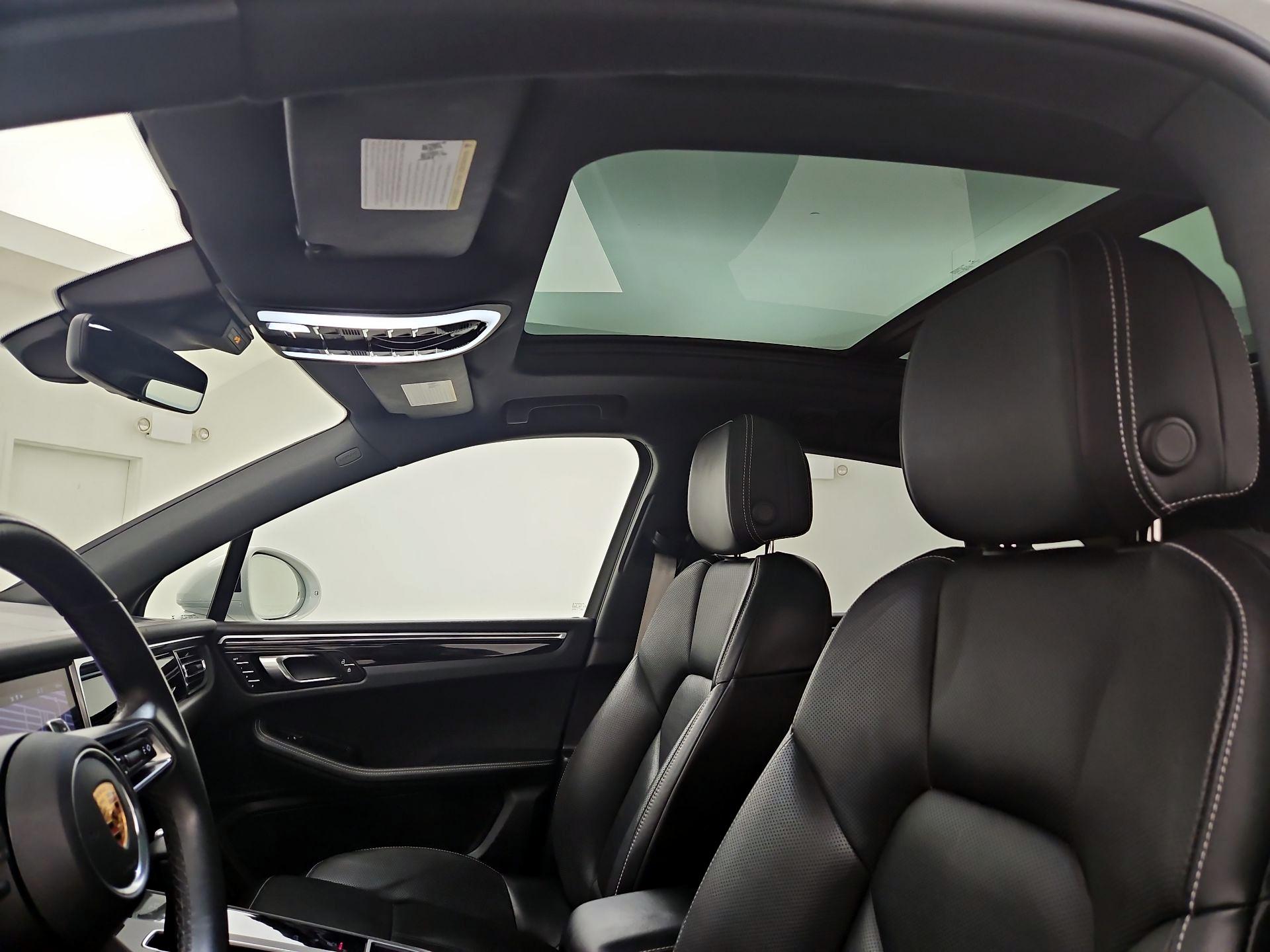 Thumbnail: 2022 Porsche Macan - 20