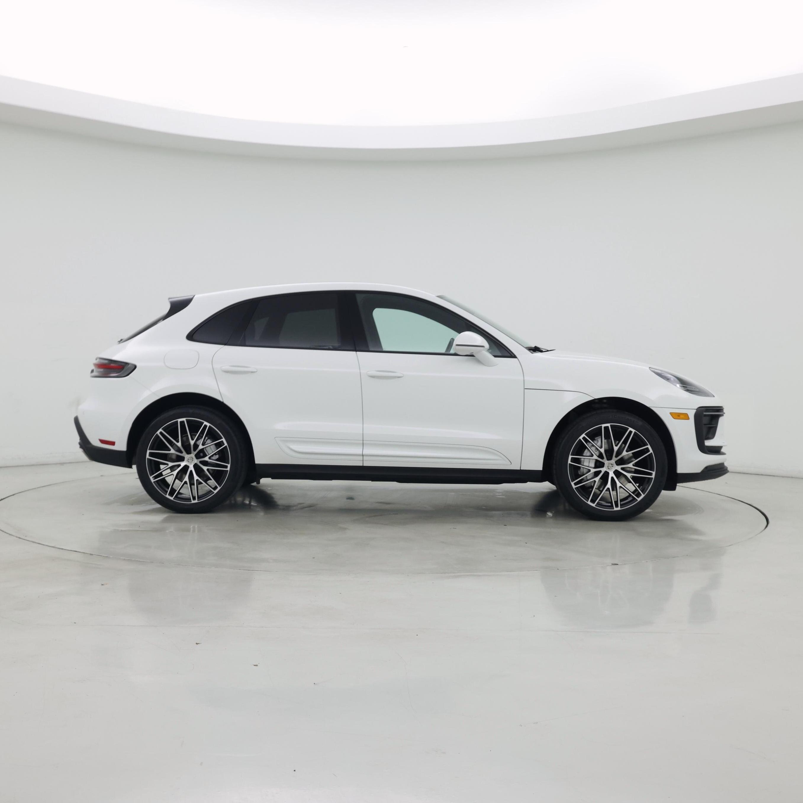 Thumbnail: 2022 Porsche Macan - 7