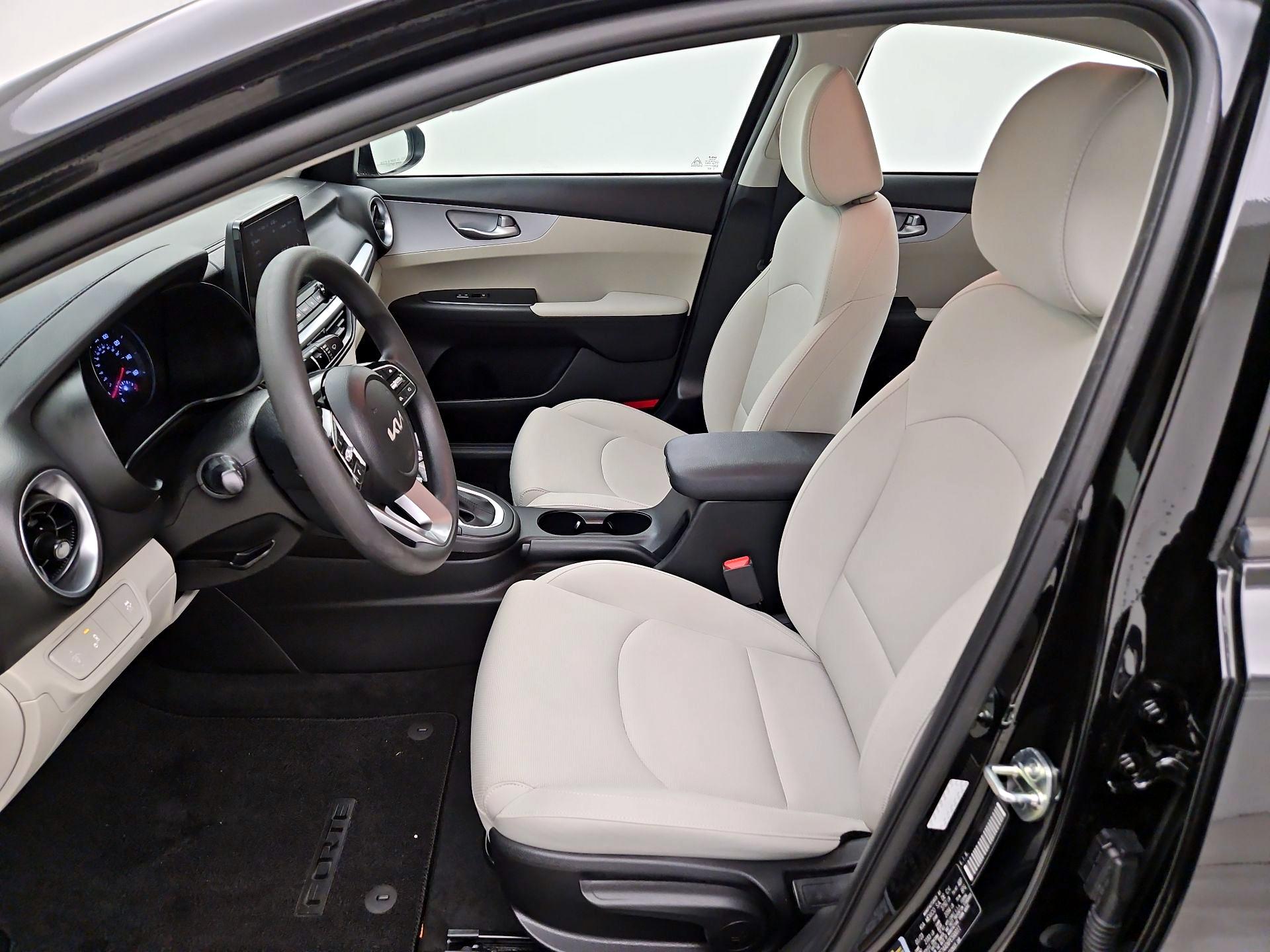 Thumbnail: 2023 Kia Forte - 11
