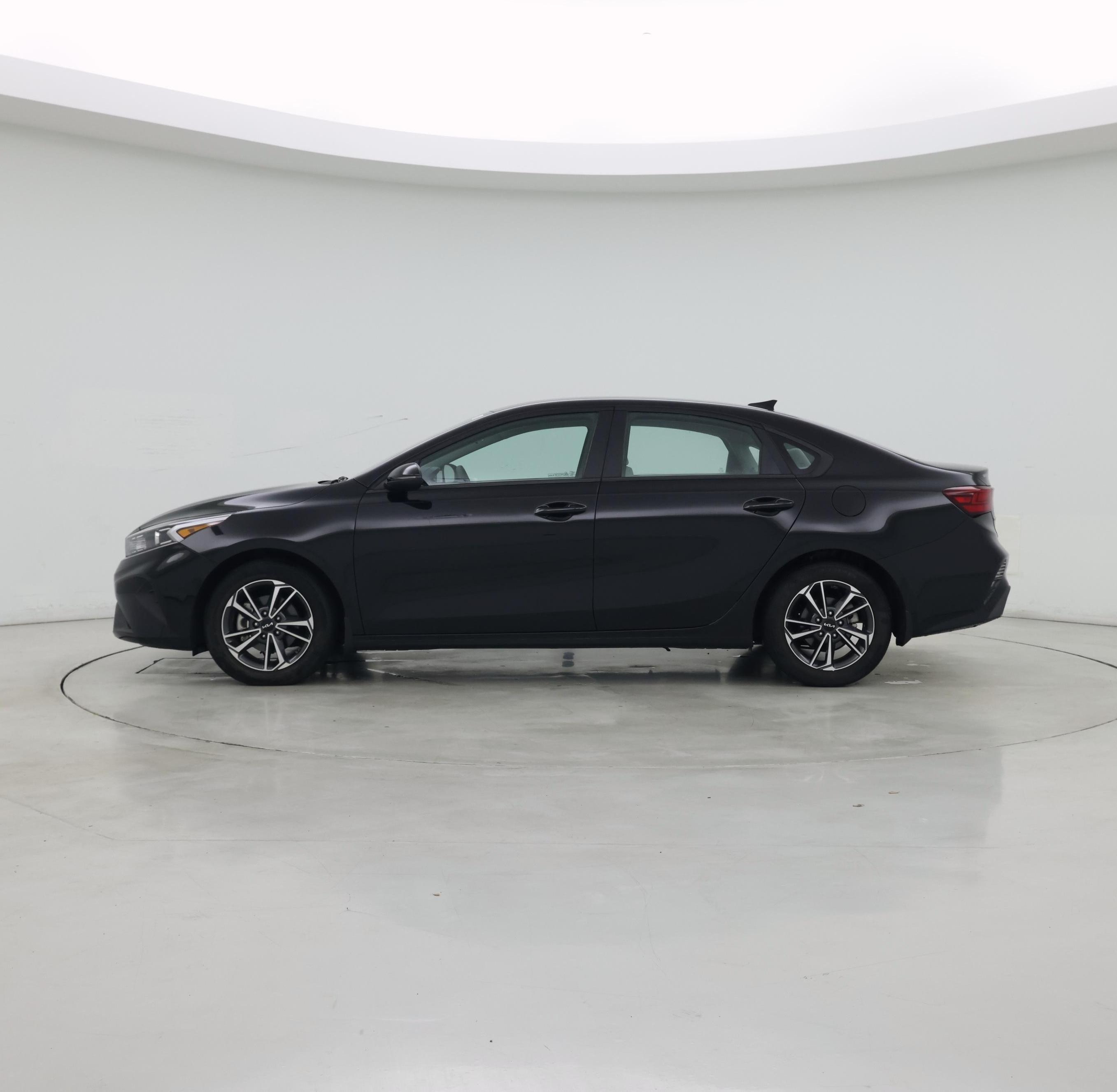 Thumbnail: 2023 Kia Forte - 3