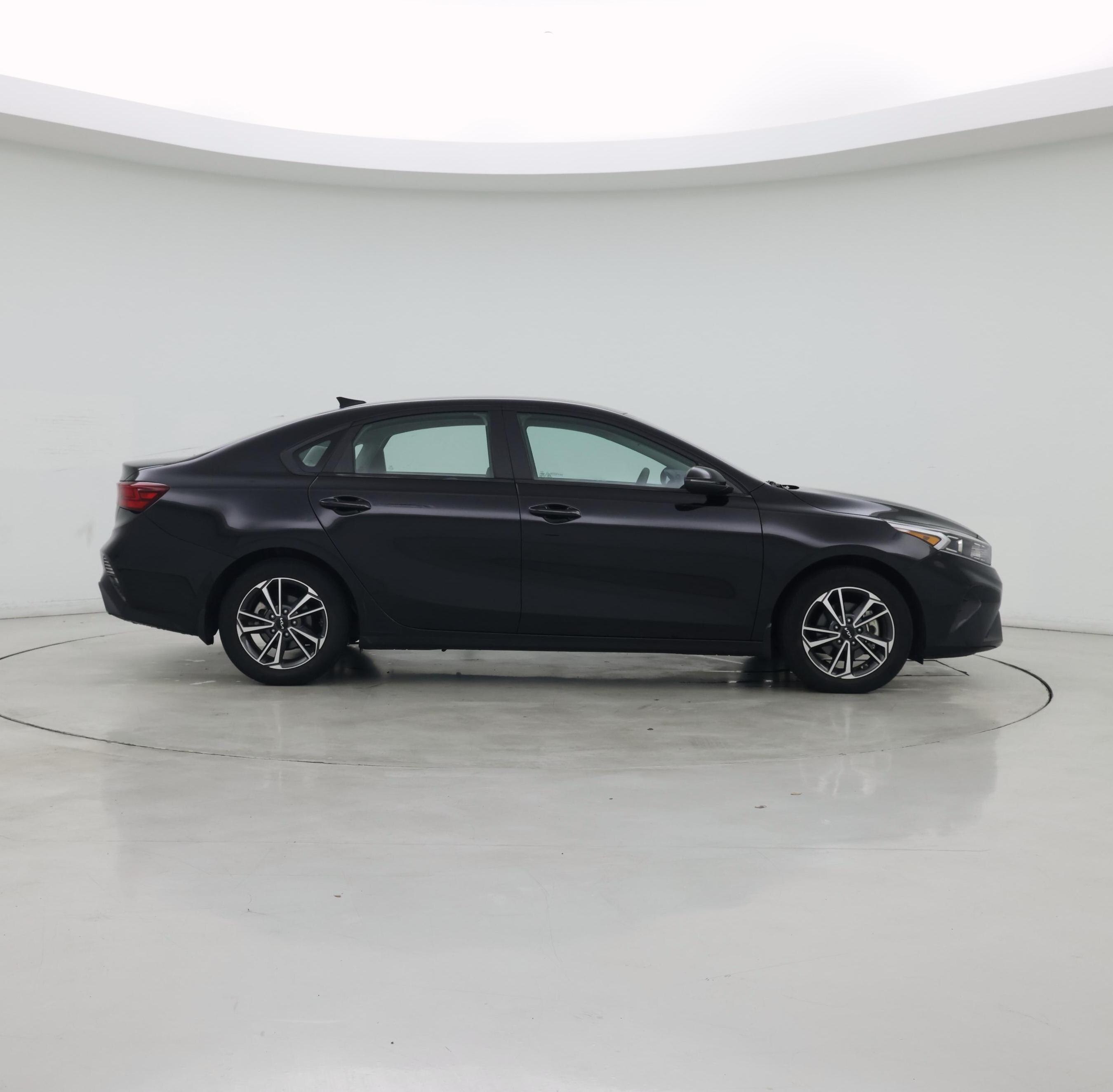 Thumbnail: 2023 Kia Forte - 7