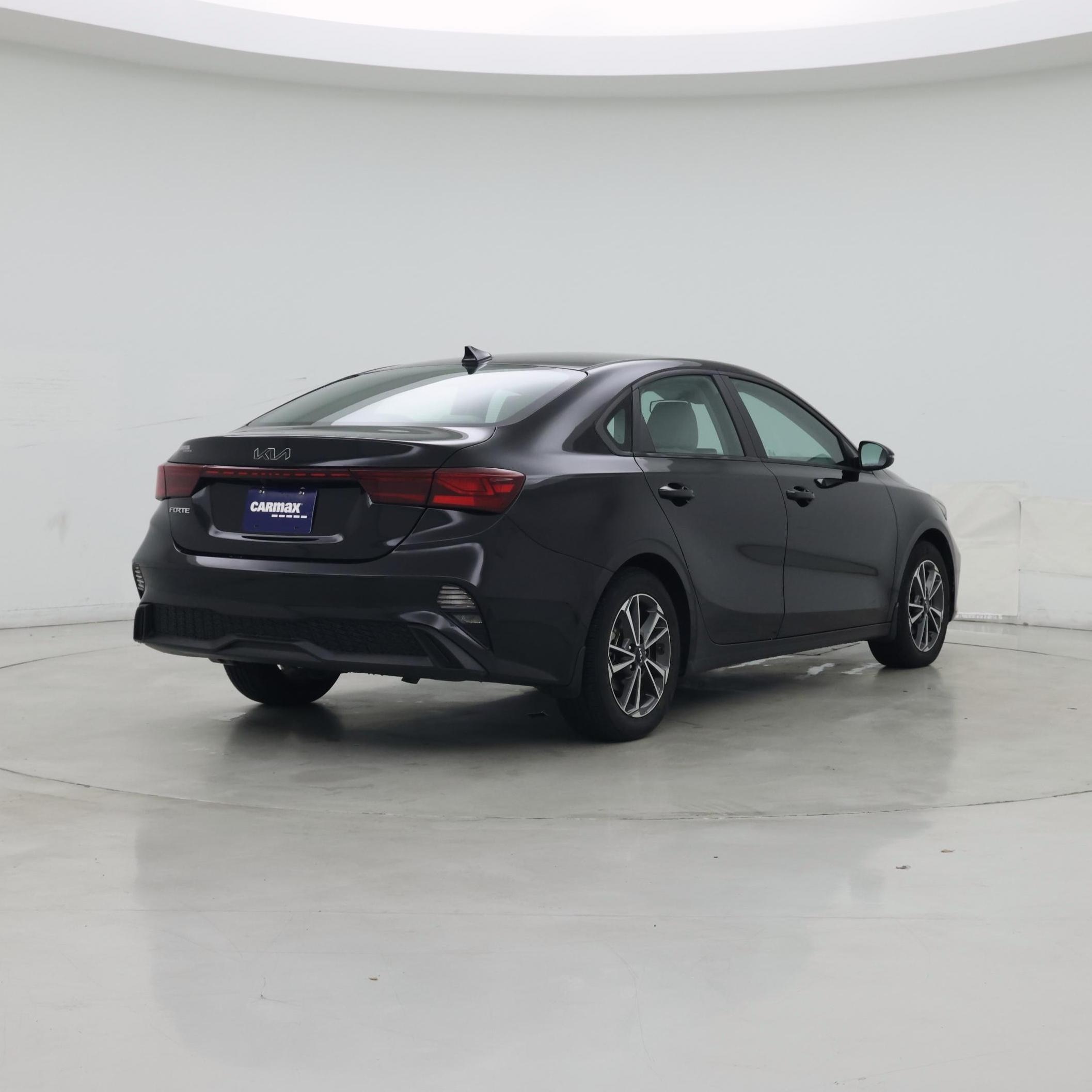 Thumbnail: 2023 Kia Forte - 8