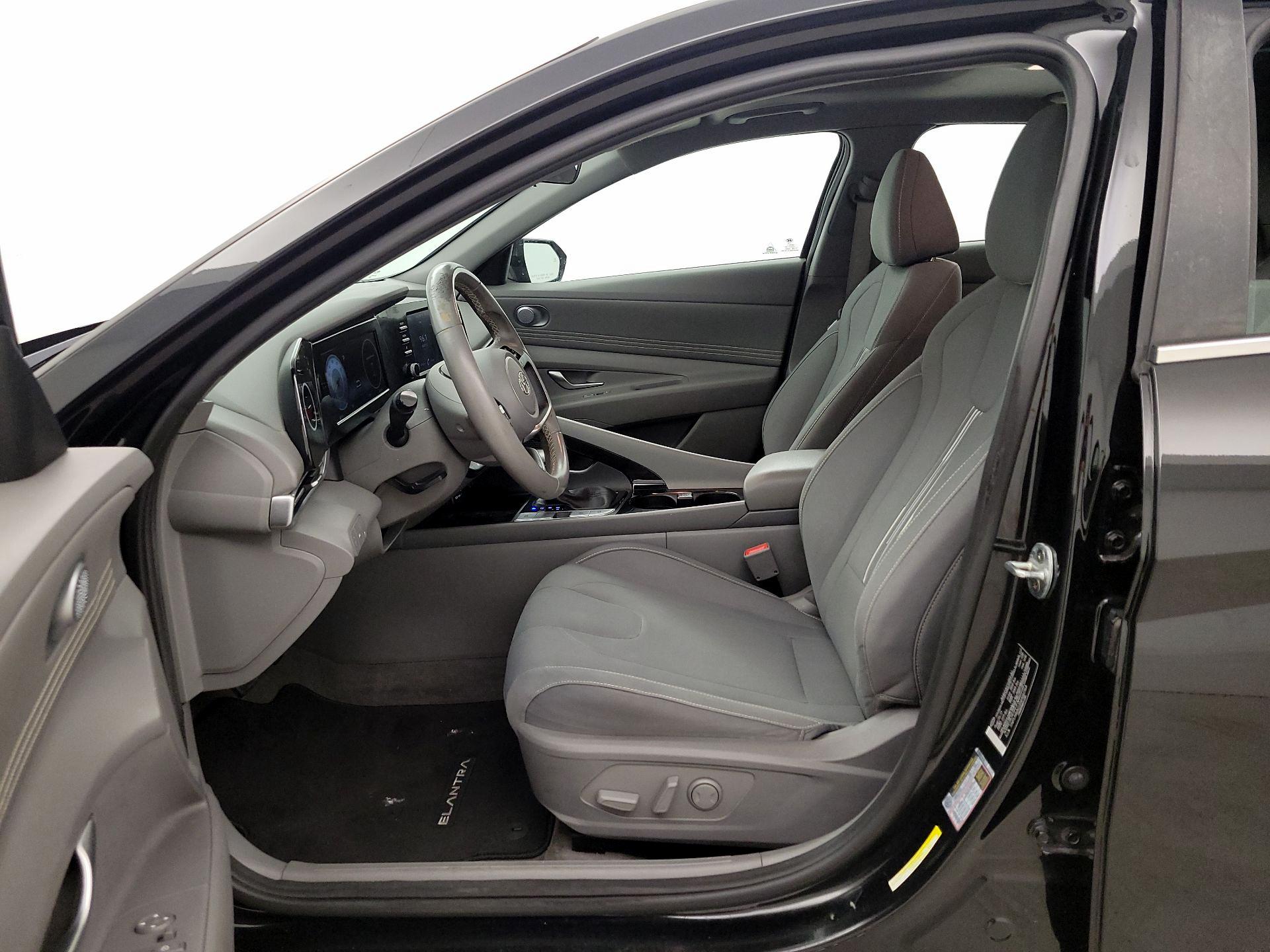 Thumbnail: 2022 Hyundai Elantra - 11