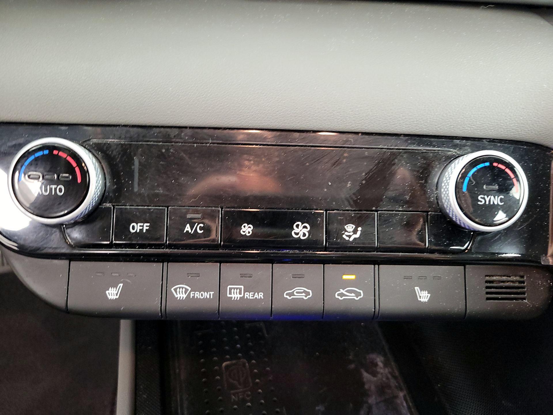 Thumbnail: 2022 Hyundai Elantra - 16