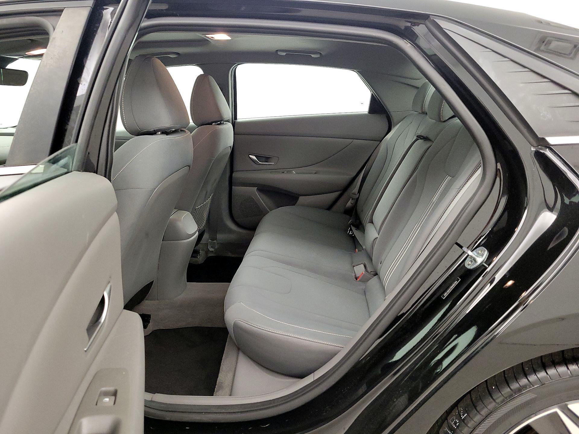 Thumbnail: 2022 Hyundai Elantra - 20