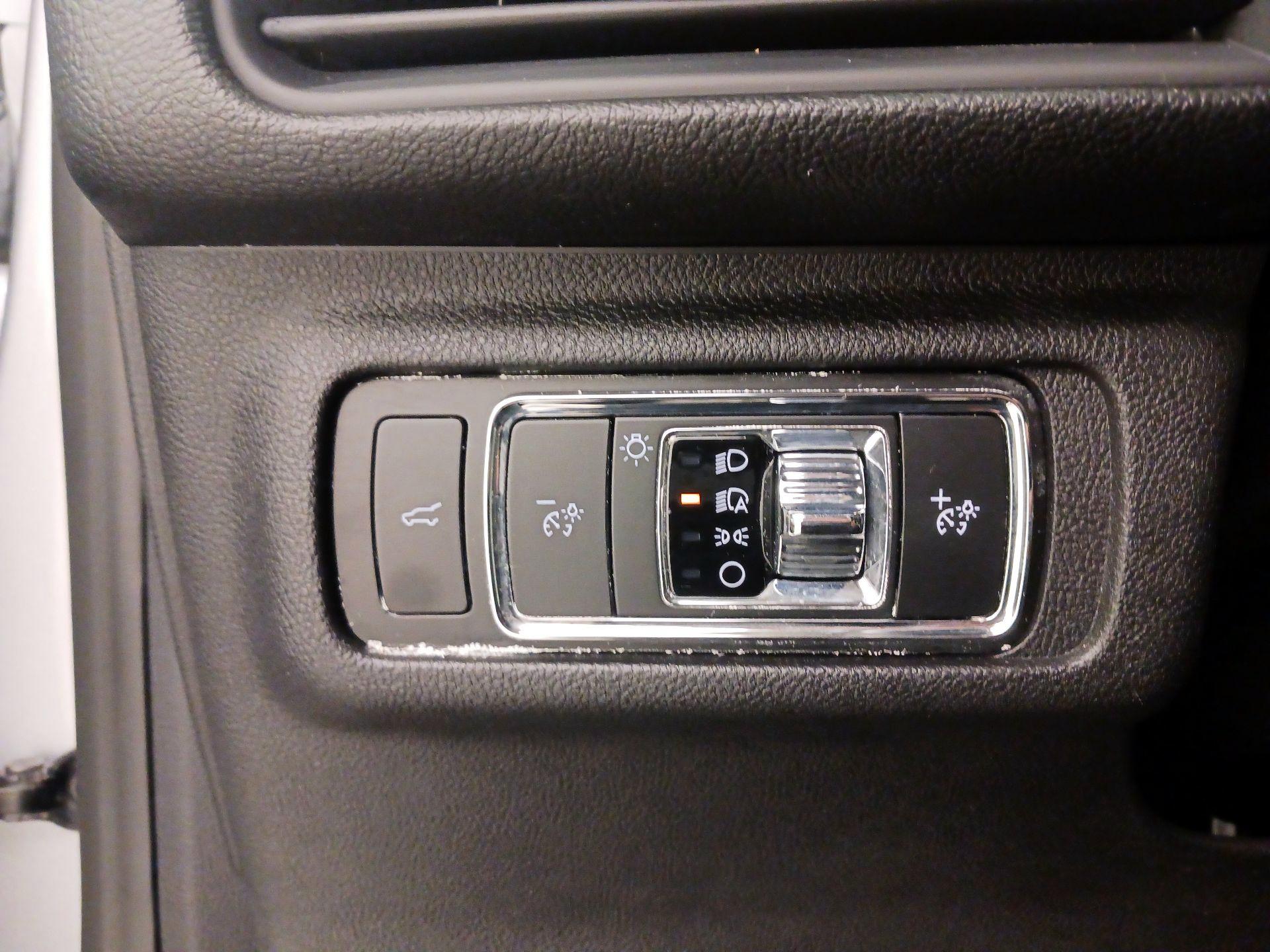 Thumbnail: 2024 Lincoln Corsair - 13