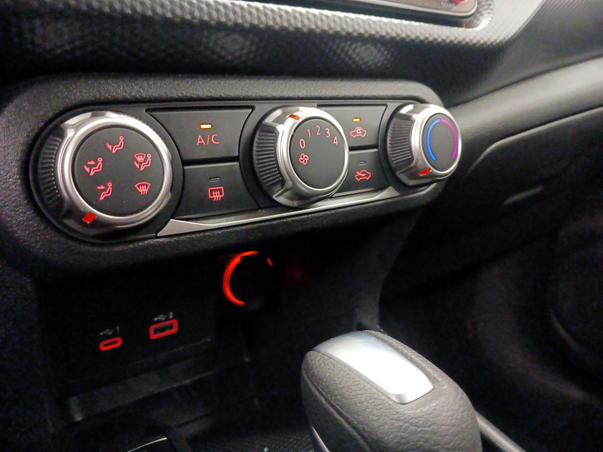 Thumbnail: 2023 Nissan Kicks - 15