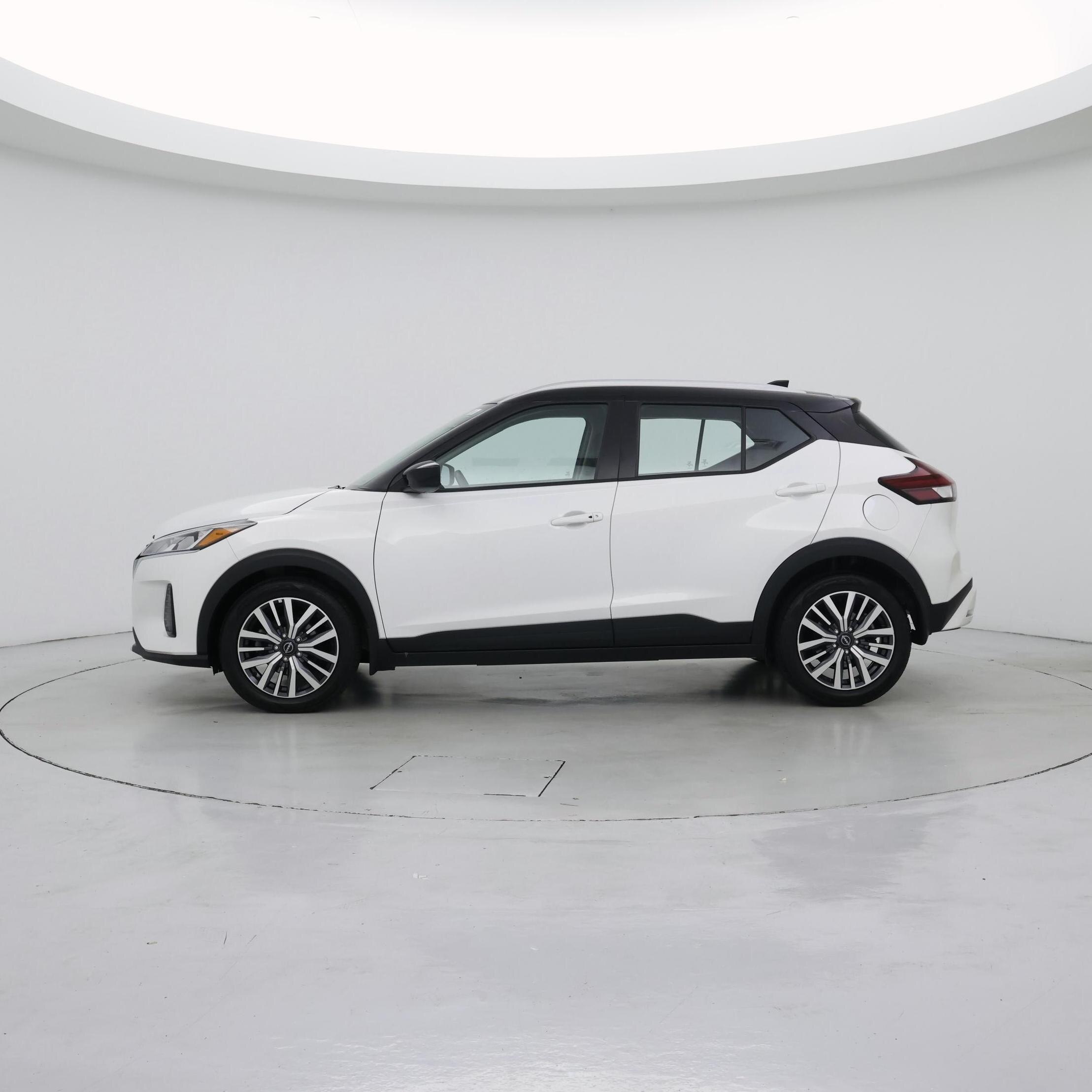 Thumbnail: 2023 Nissan Kicks - 3