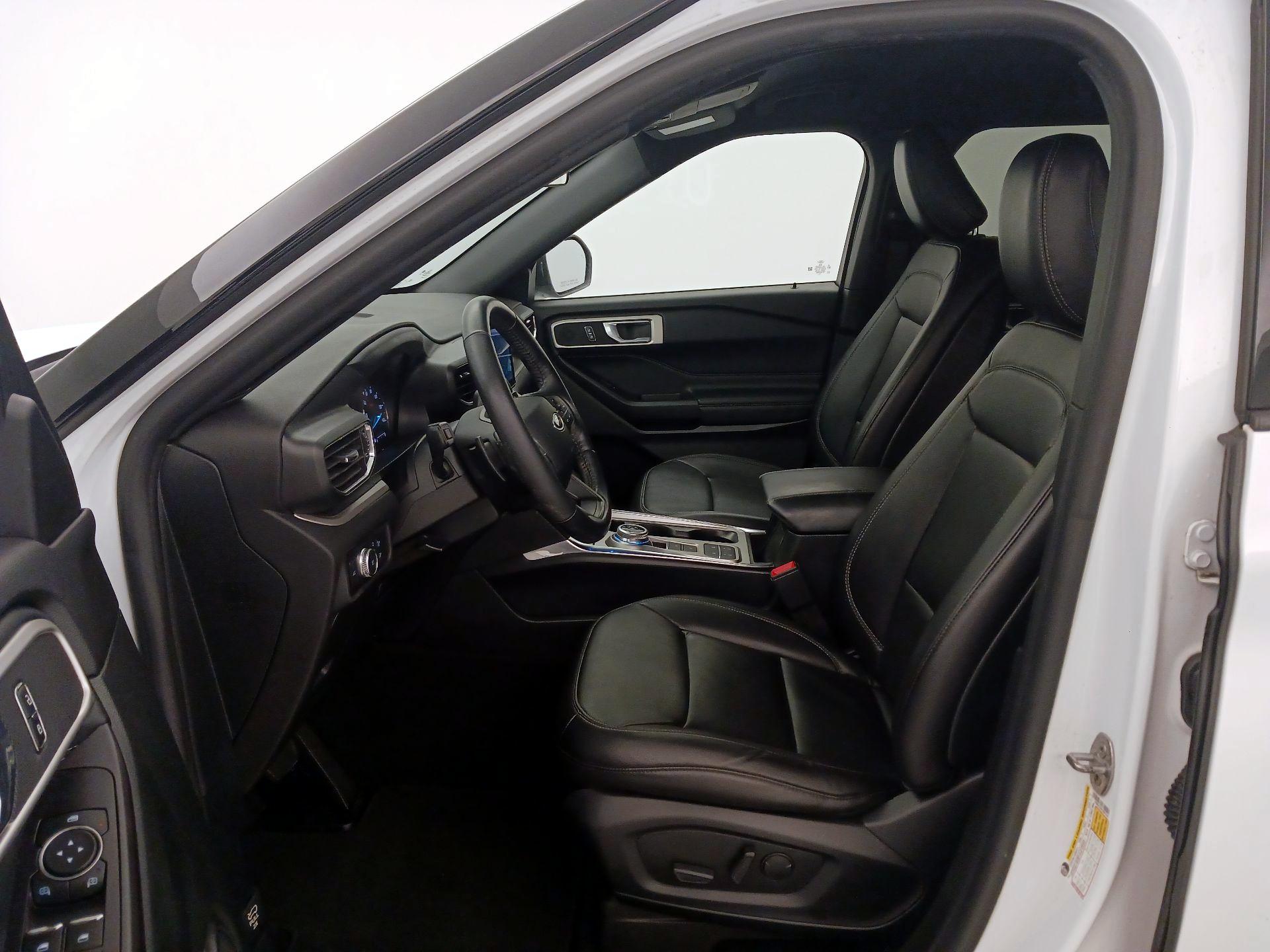 Thumbnail: 2020 Ford Explorer - 11