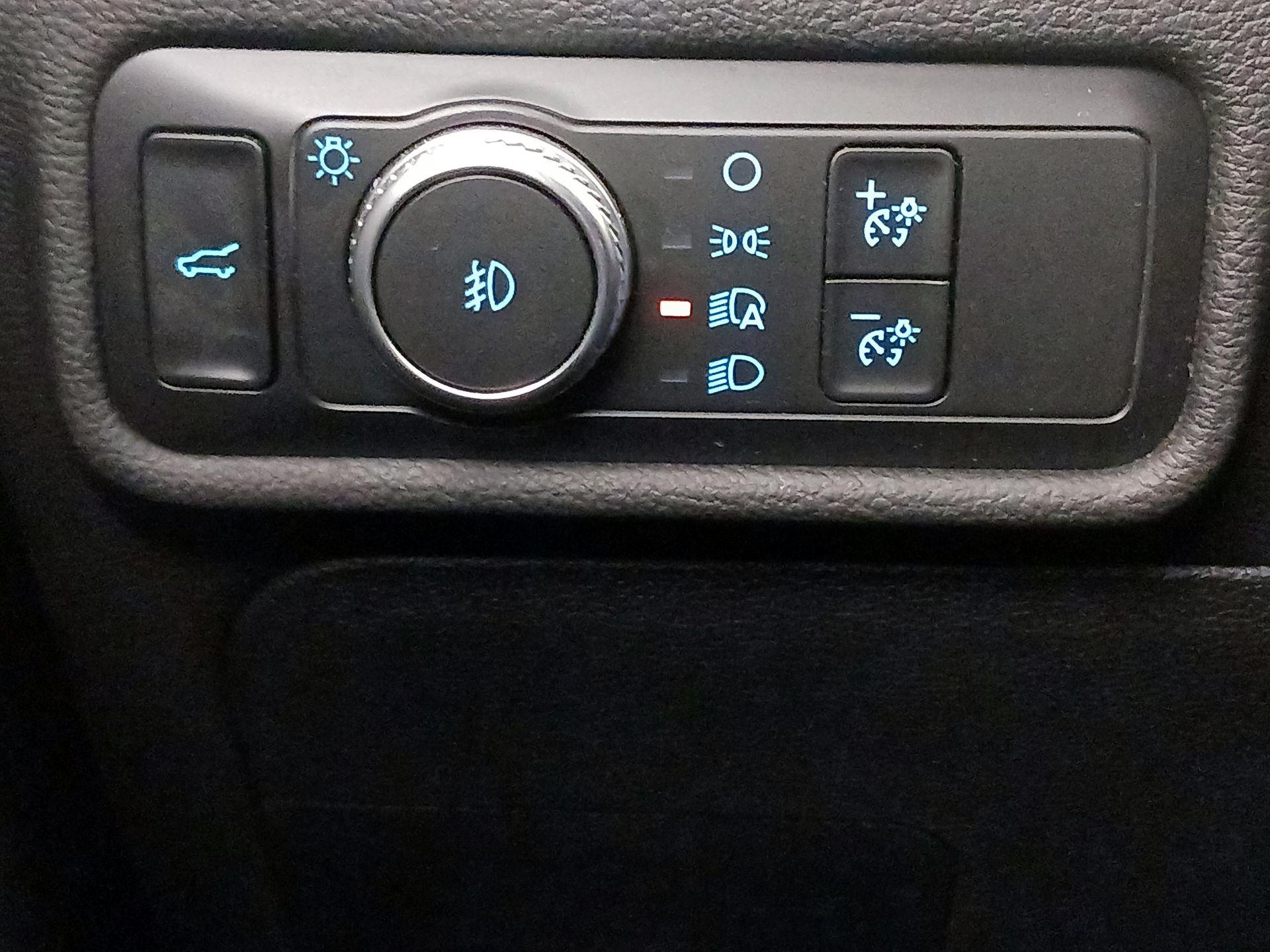 Thumbnail: 2020 Ford Explorer - 13