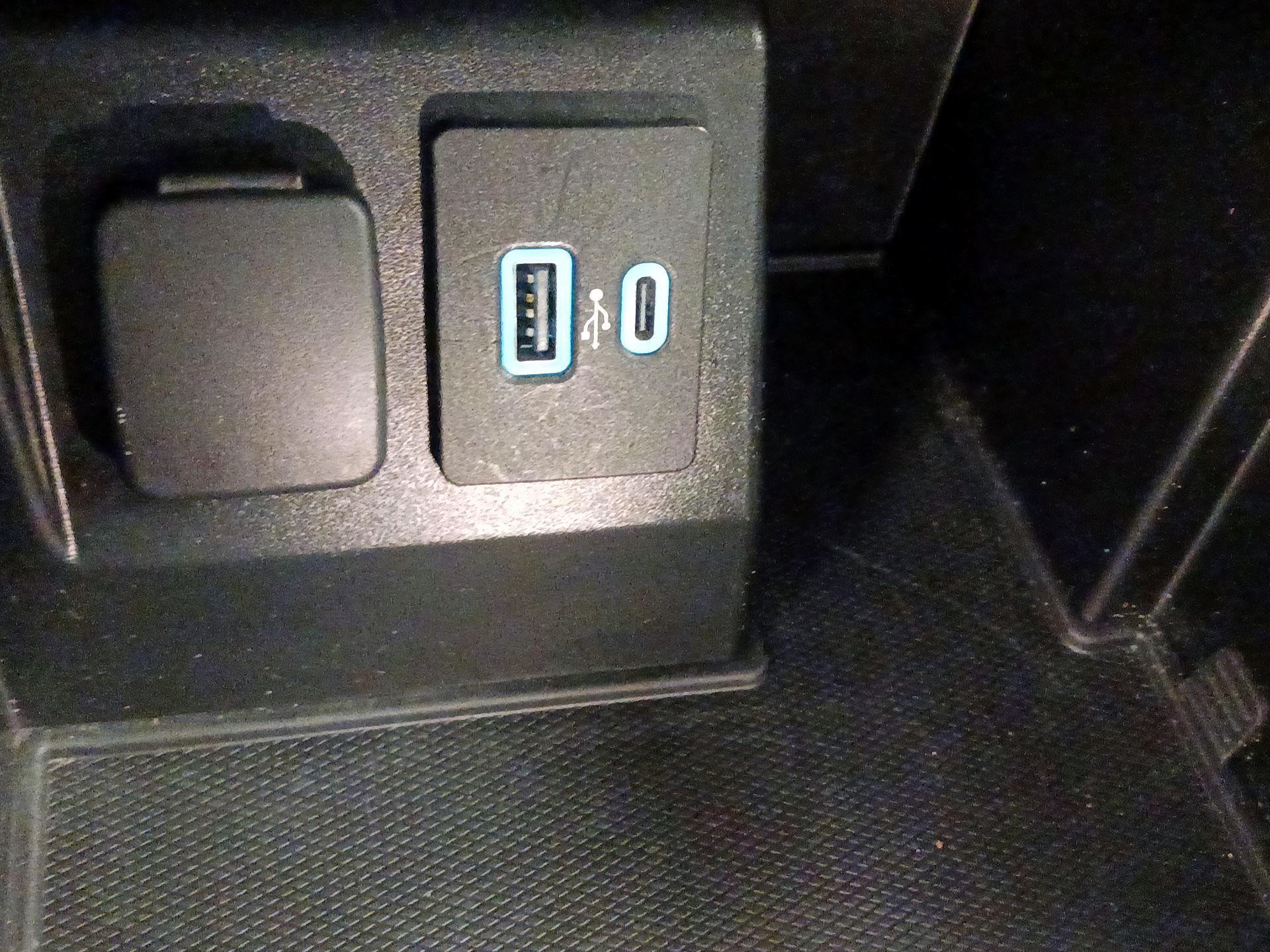 Thumbnail: 2020 Ford Explorer - 19