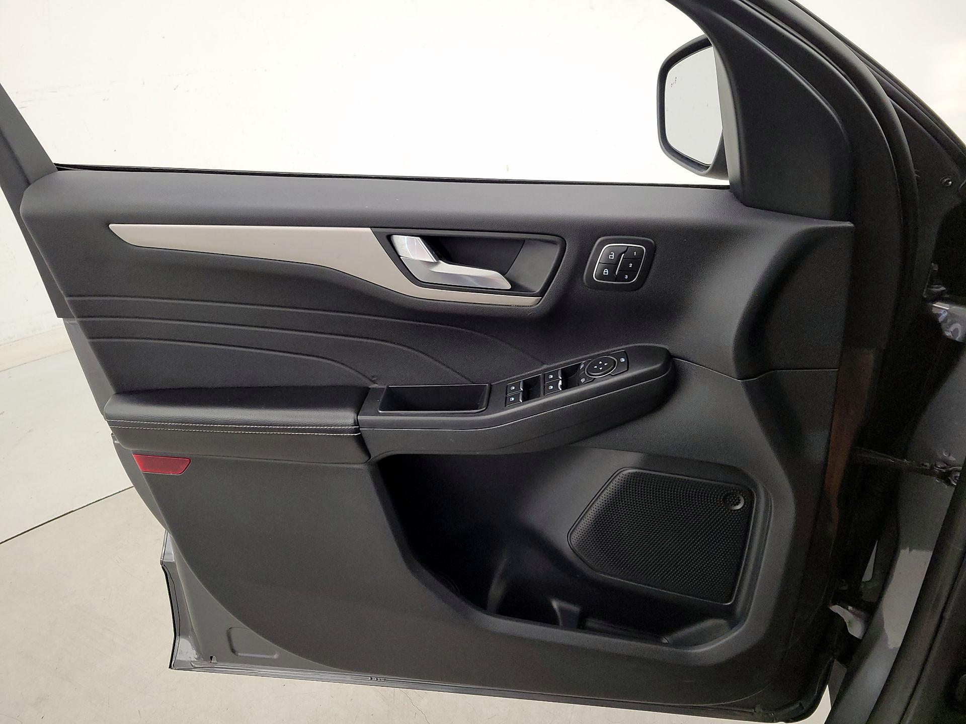 Thumbnail: 2022 Ford Escape - 12
