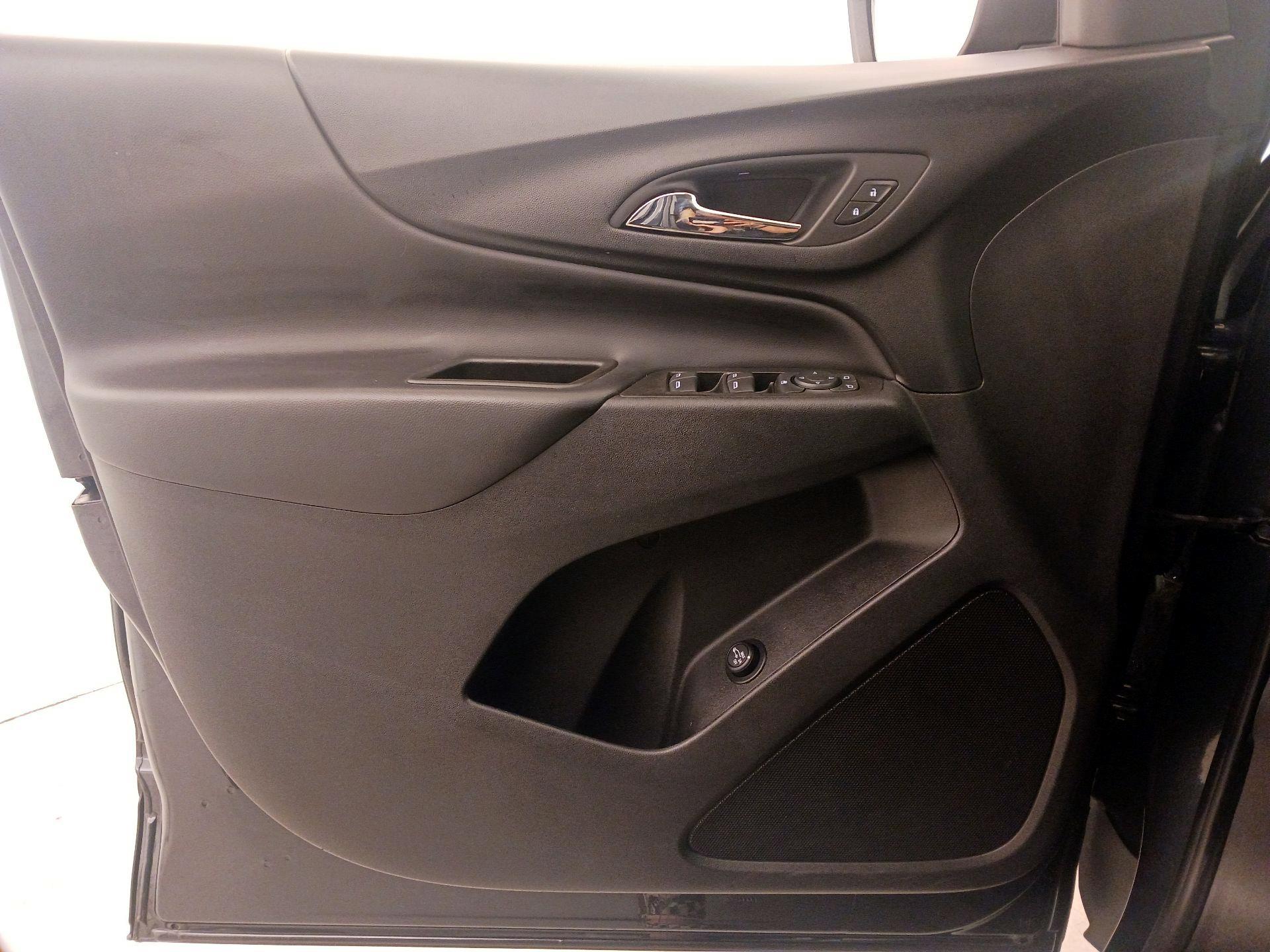 Thumbnail: 2022 Chevrolet Equinox - 12