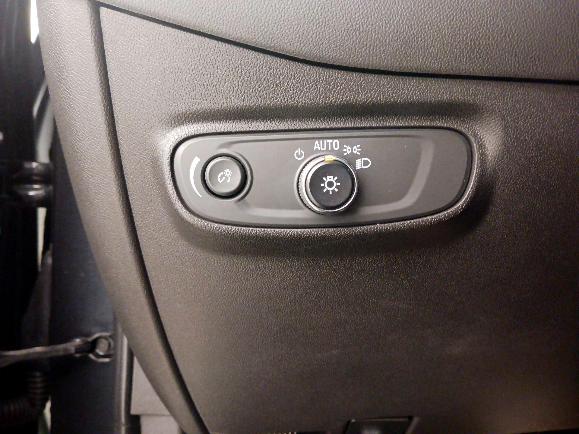 Thumbnail: 2022 Chevrolet Equinox - 13