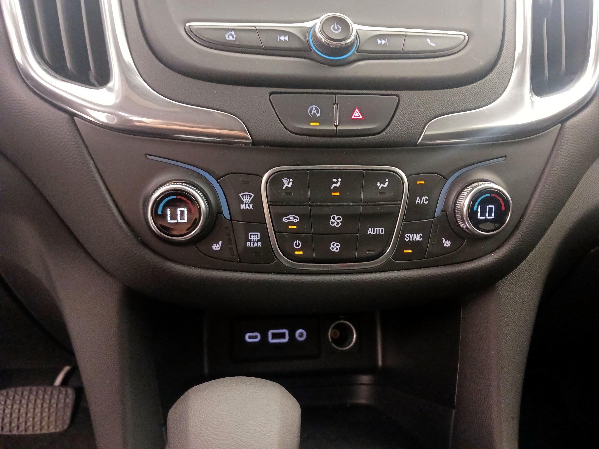 Thumbnail: 2022 Chevrolet Equinox - 16