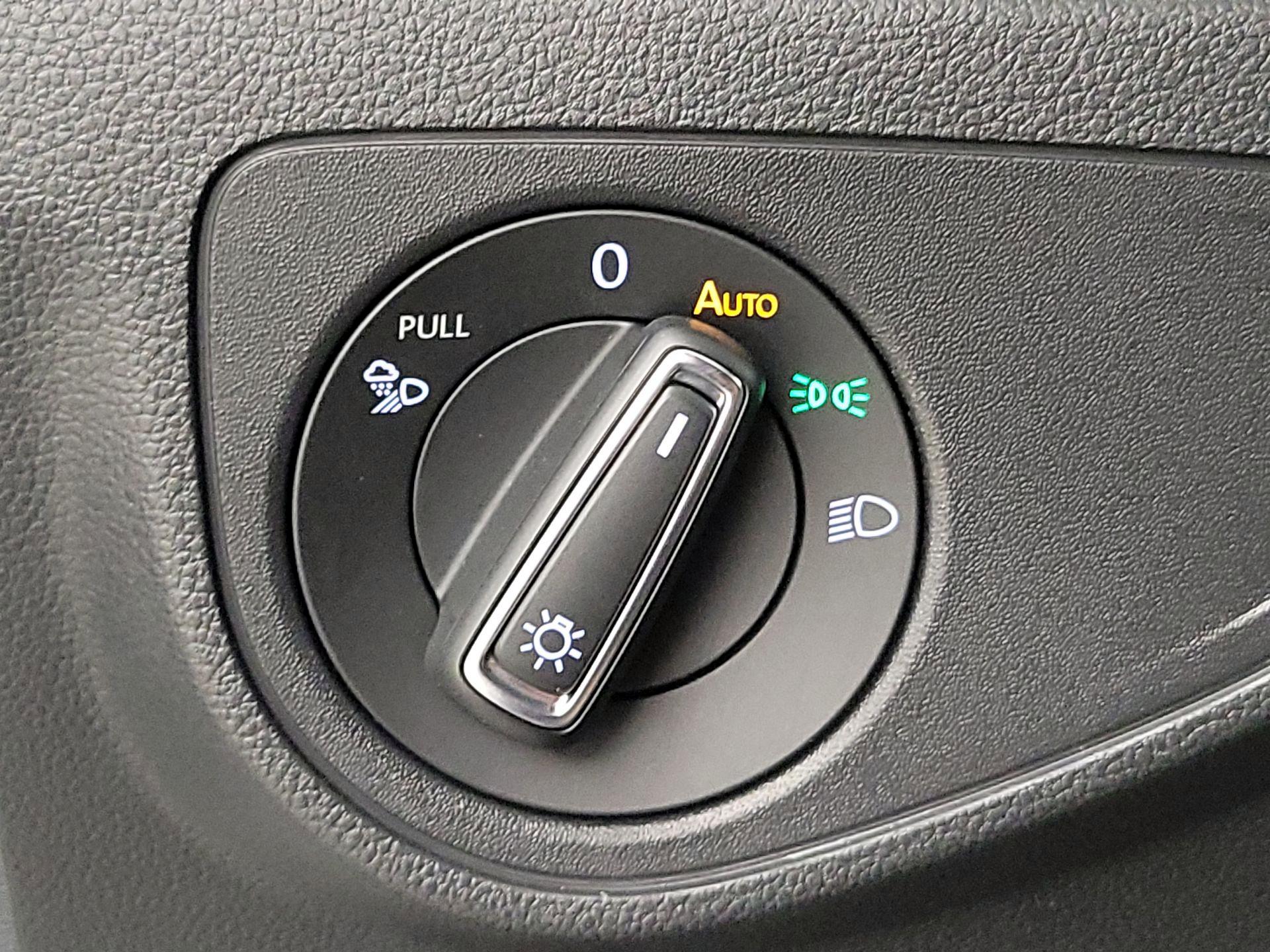 Thumbnail: 2021 Volkswagen Atlas - 13