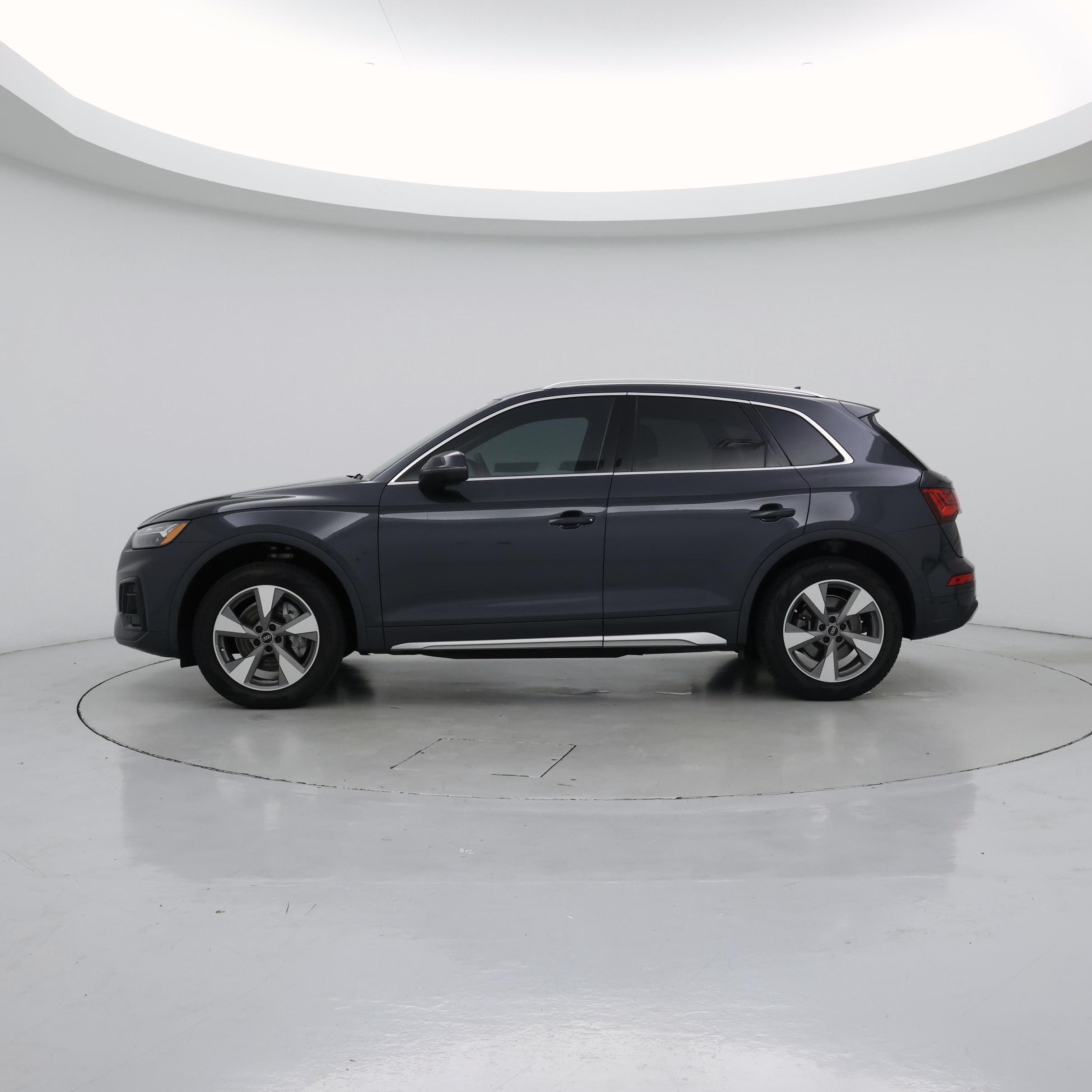 Thumbnail: 2023 Audi Q5 - 3