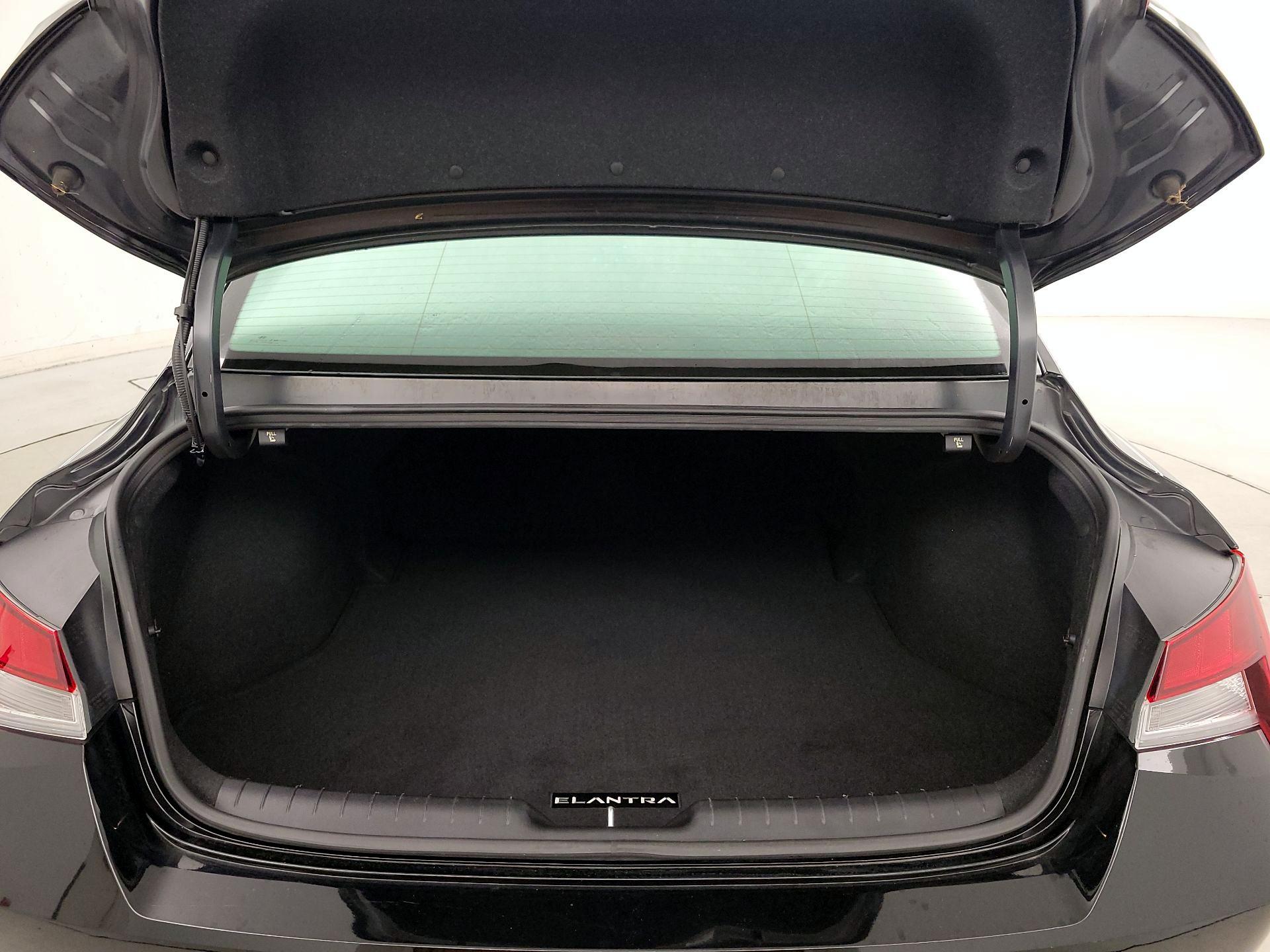 Thumbnail: 2023 Hyundai Elantra - 20