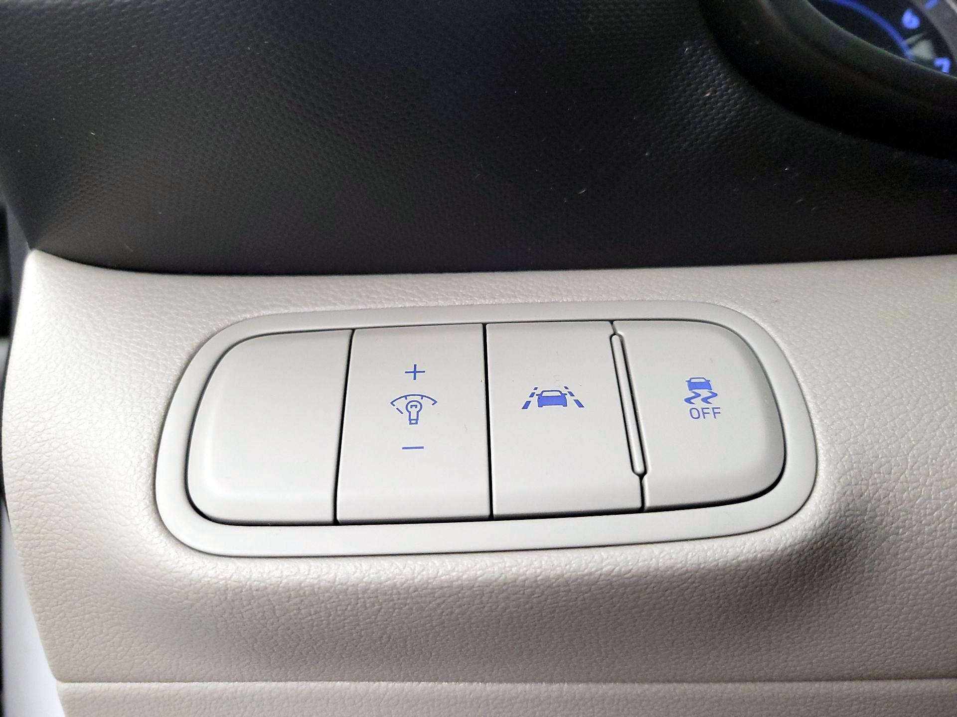 Thumbnail: 2020 Hyundai Venue - 13