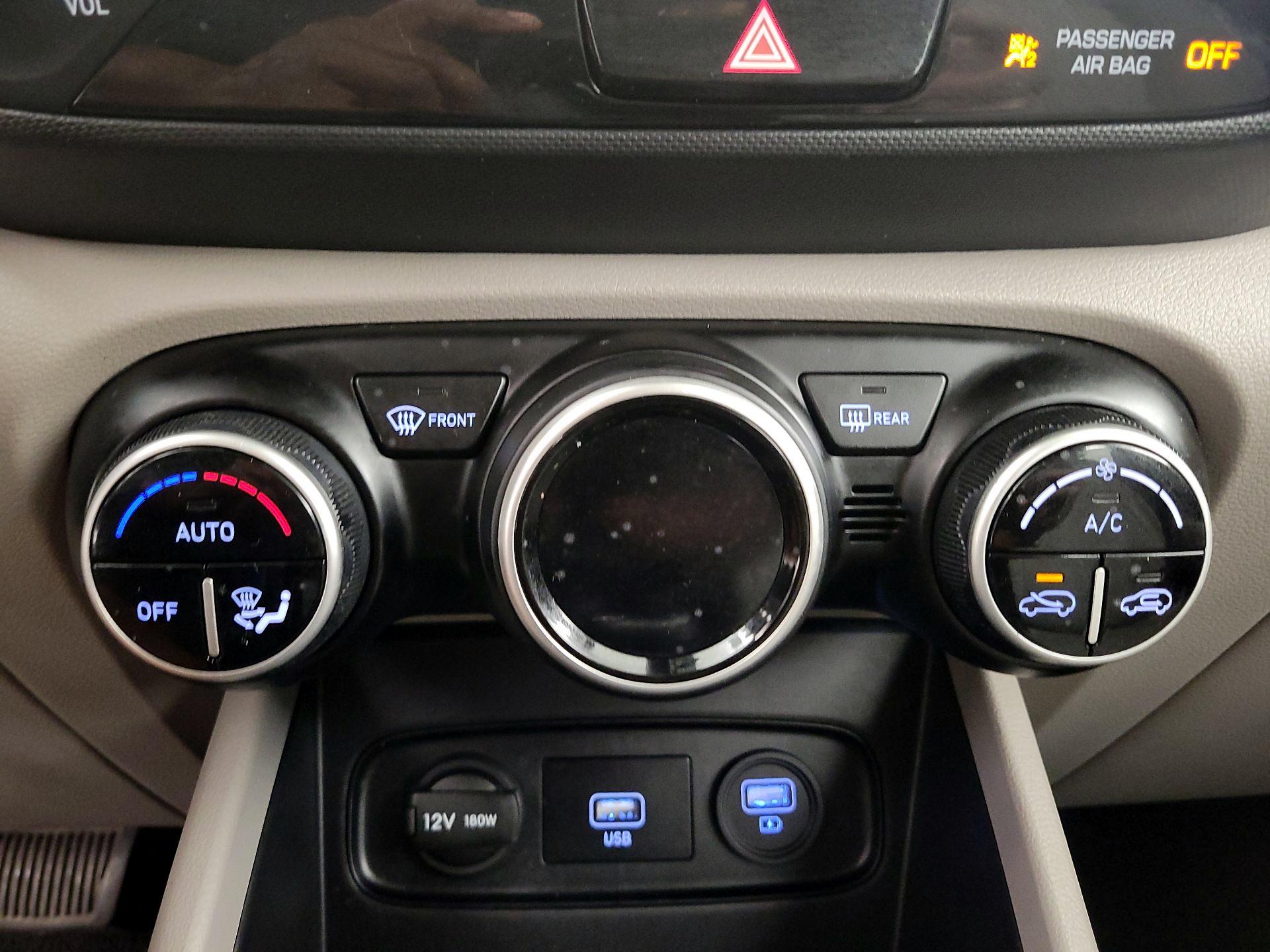 Thumbnail: 2020 Hyundai Venue - 16