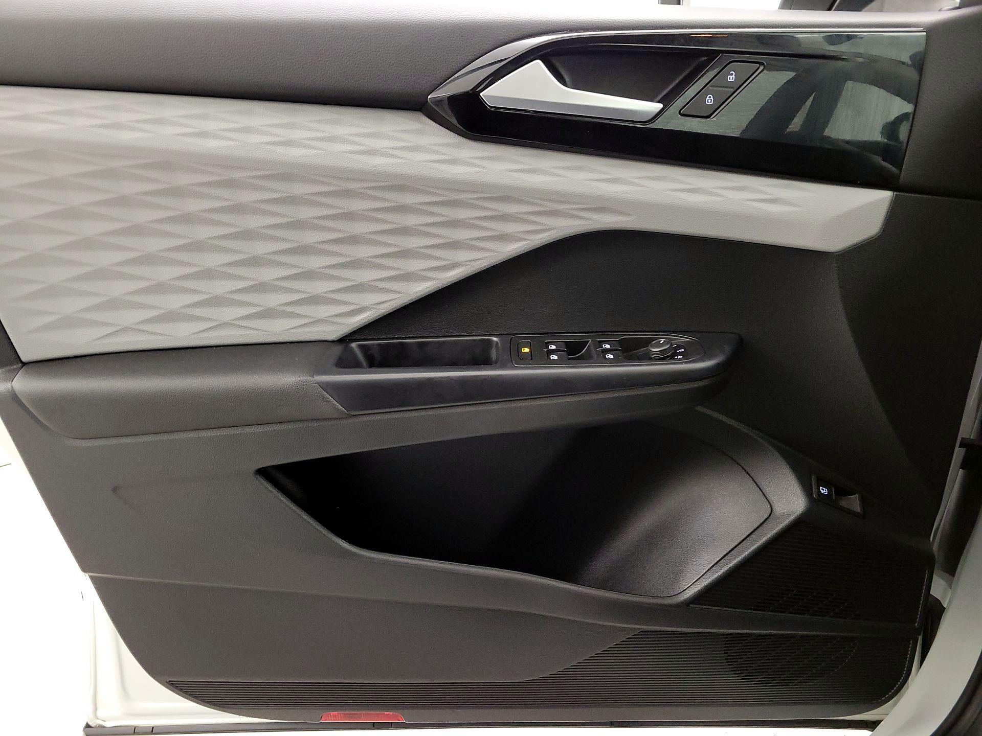 Thumbnail: 2022 Volkswagen Taos - 12