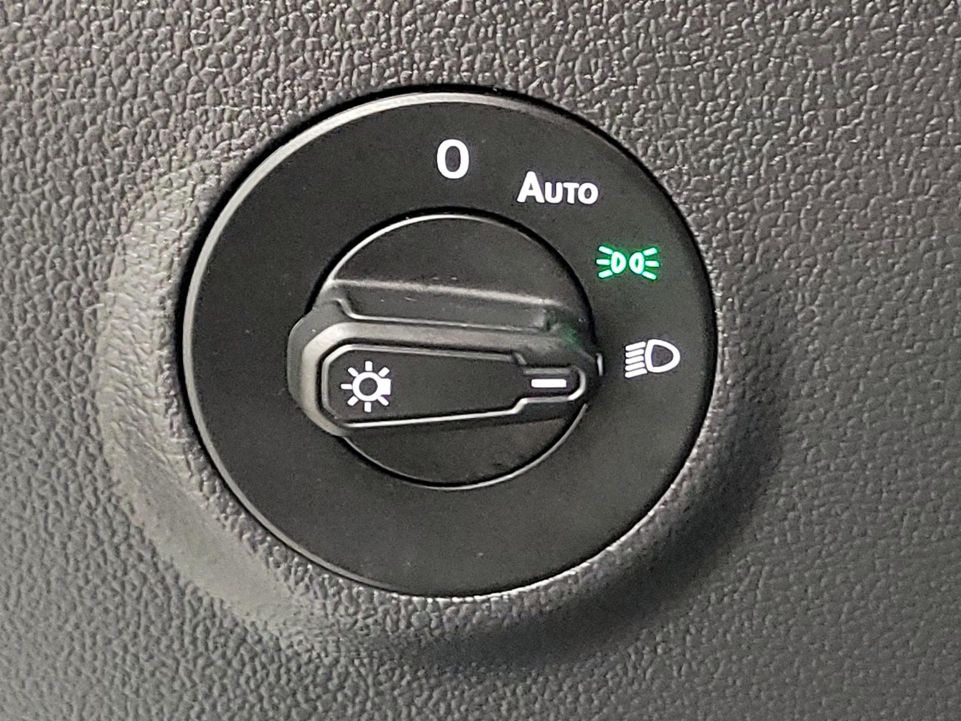 Thumbnail: 2022 Volkswagen Taos - 13