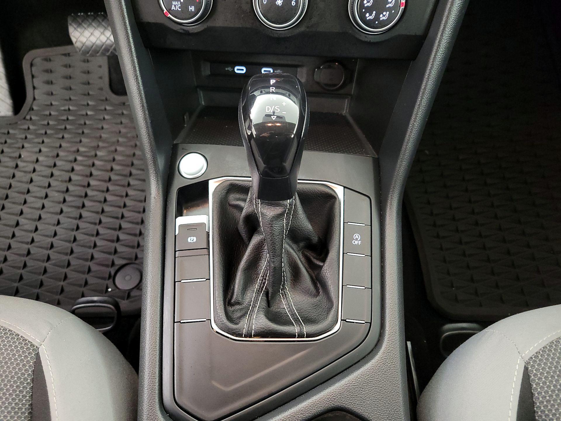 Thumbnail: 2022 Volkswagen Taos - 17