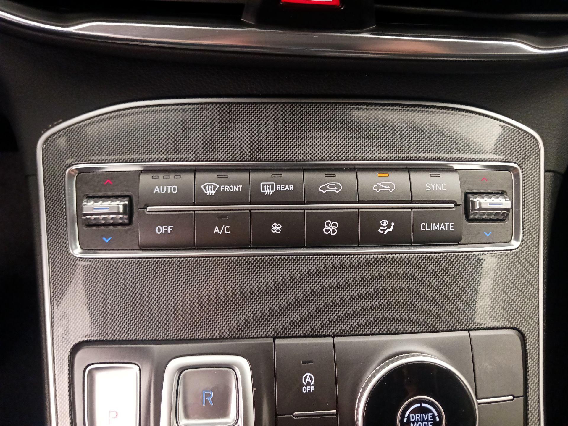 Thumbnail: 2022 Hyundai Santa Fe - 16