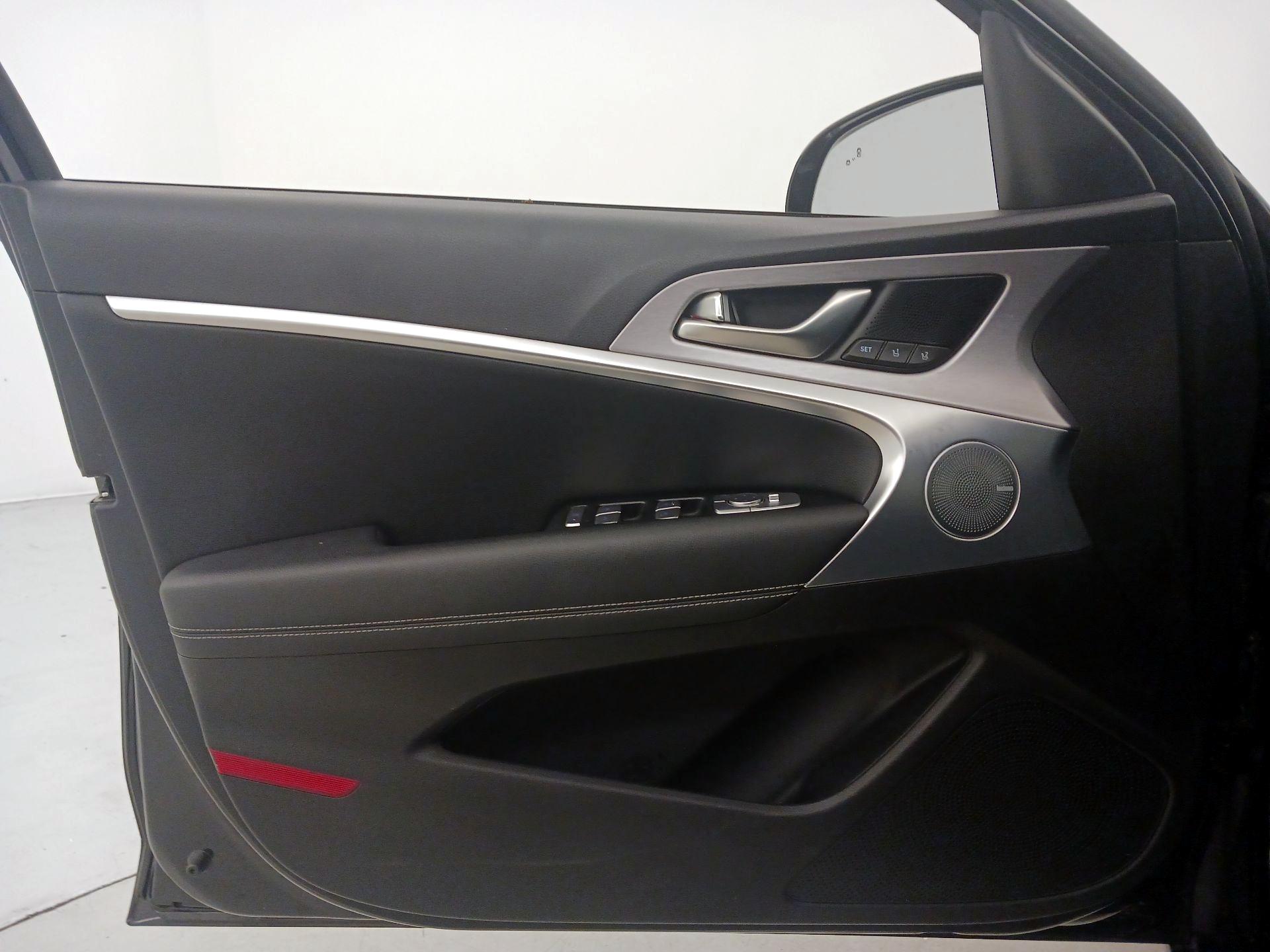 Thumbnail: 2021 Genesis G70 - 12