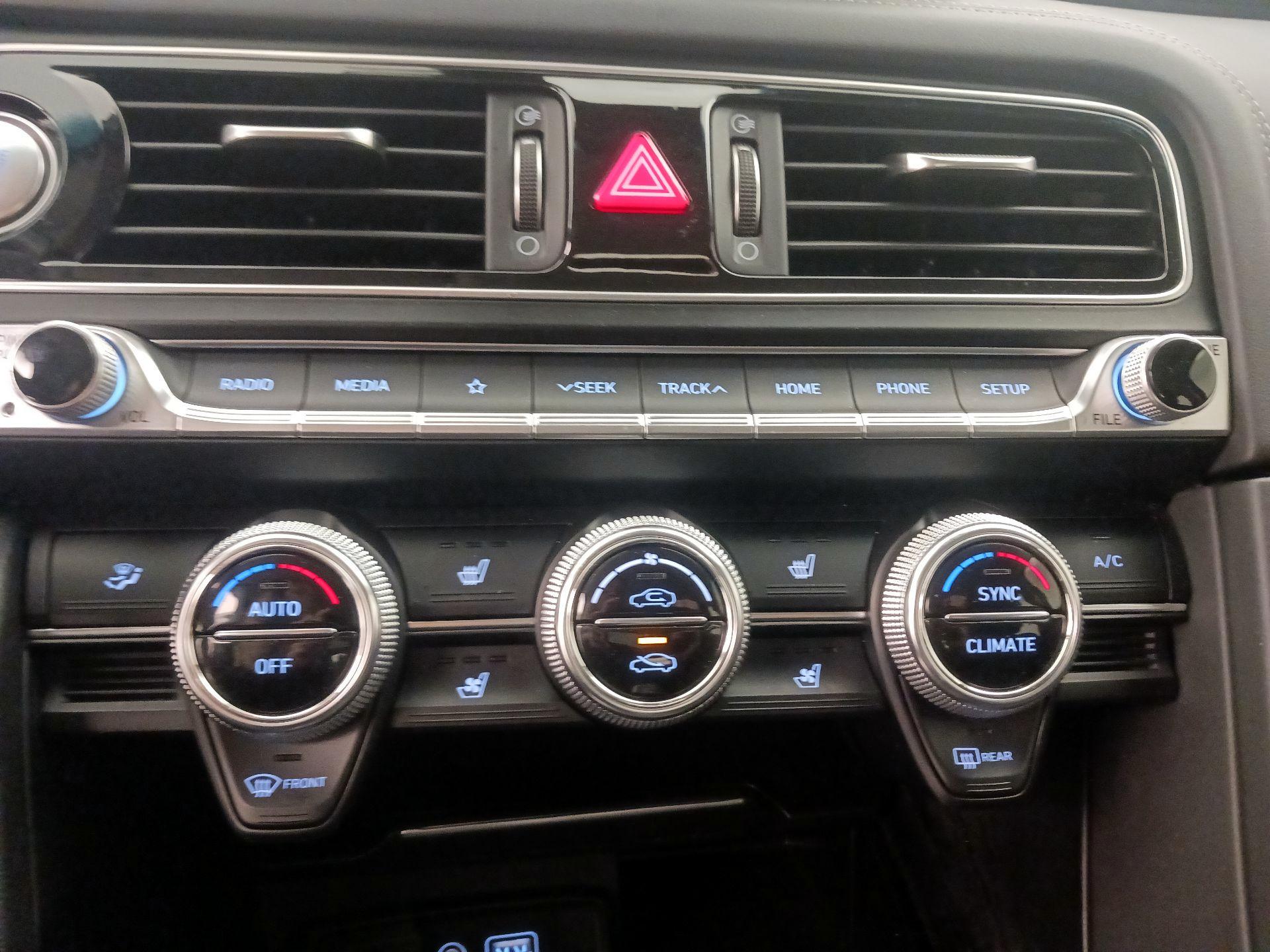 Thumbnail: 2021 Genesis G70 - 15