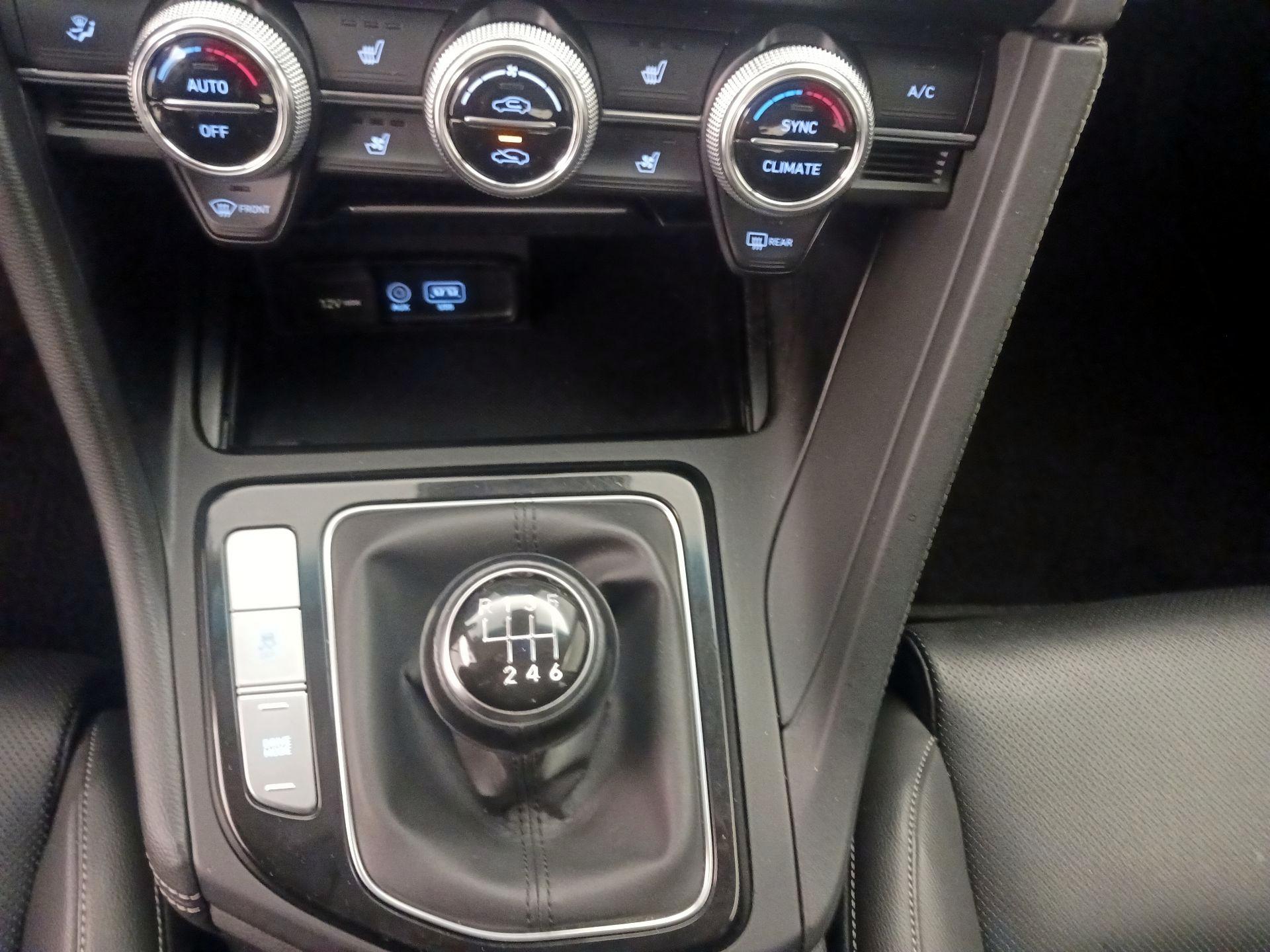 Thumbnail: 2021 Genesis G70 - 16