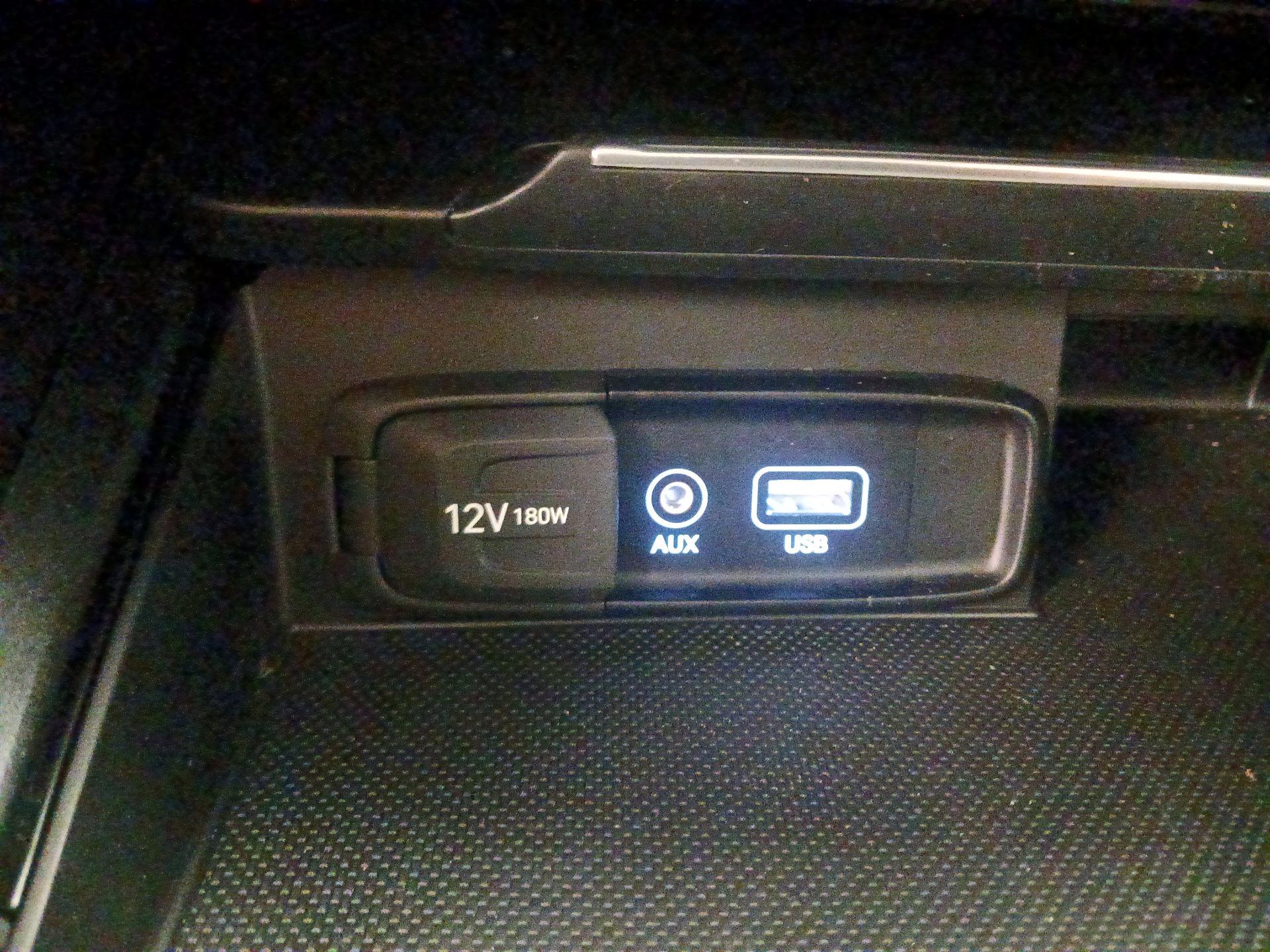 Thumbnail: 2021 Genesis G70 - 17