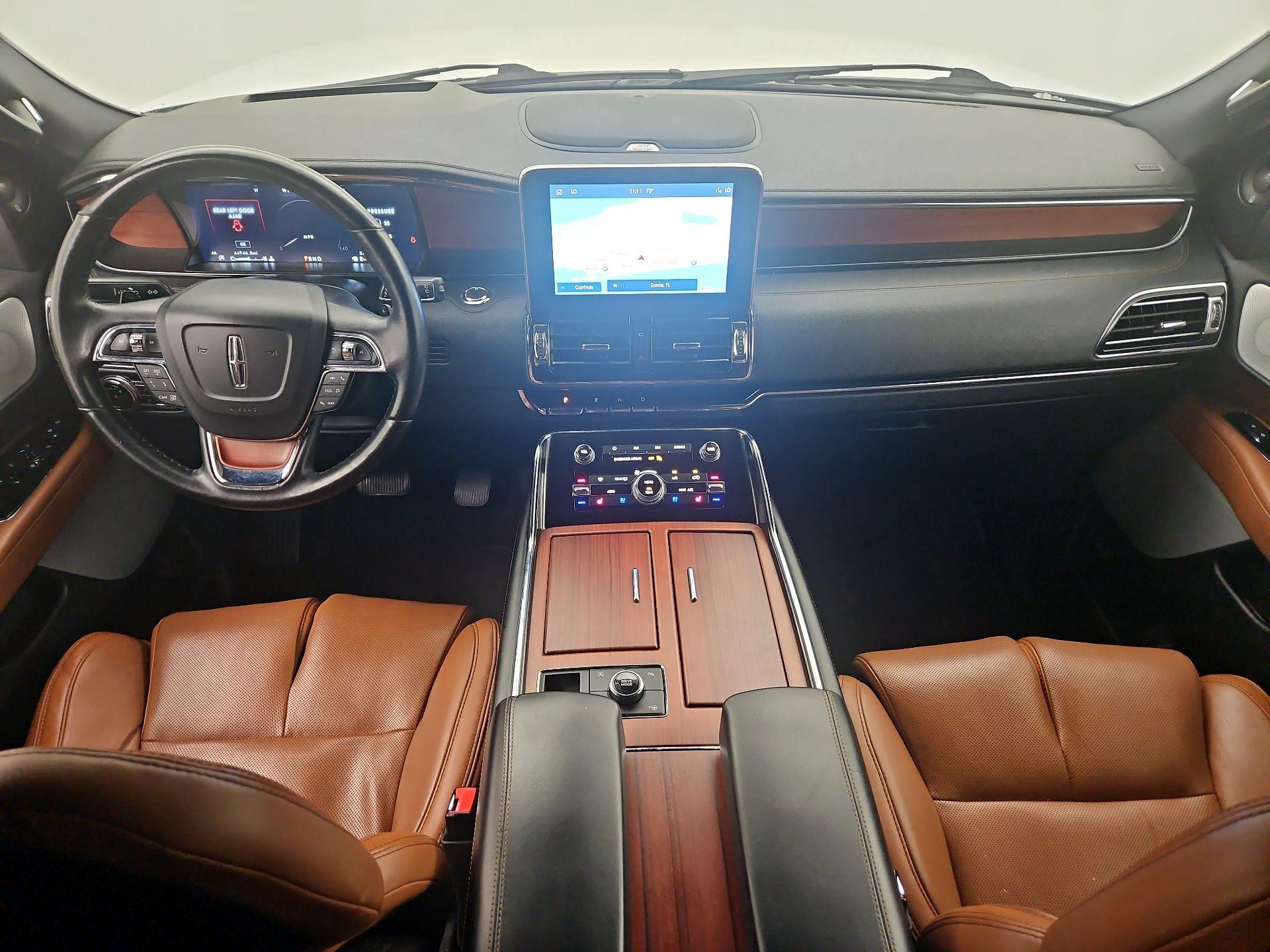 Thumbnail: 2020 Lincoln Navigator L - 9