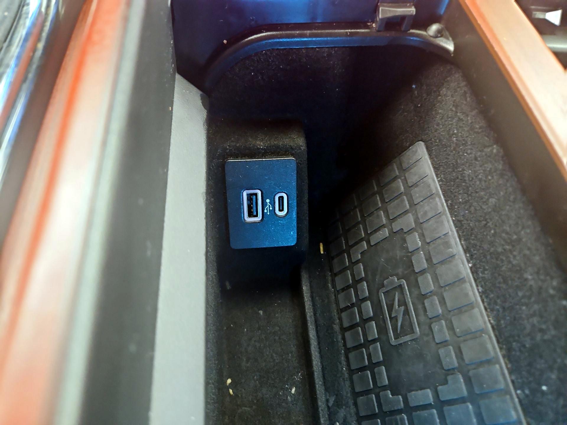 Thumbnail: 2020 Lincoln Navigator L - 19