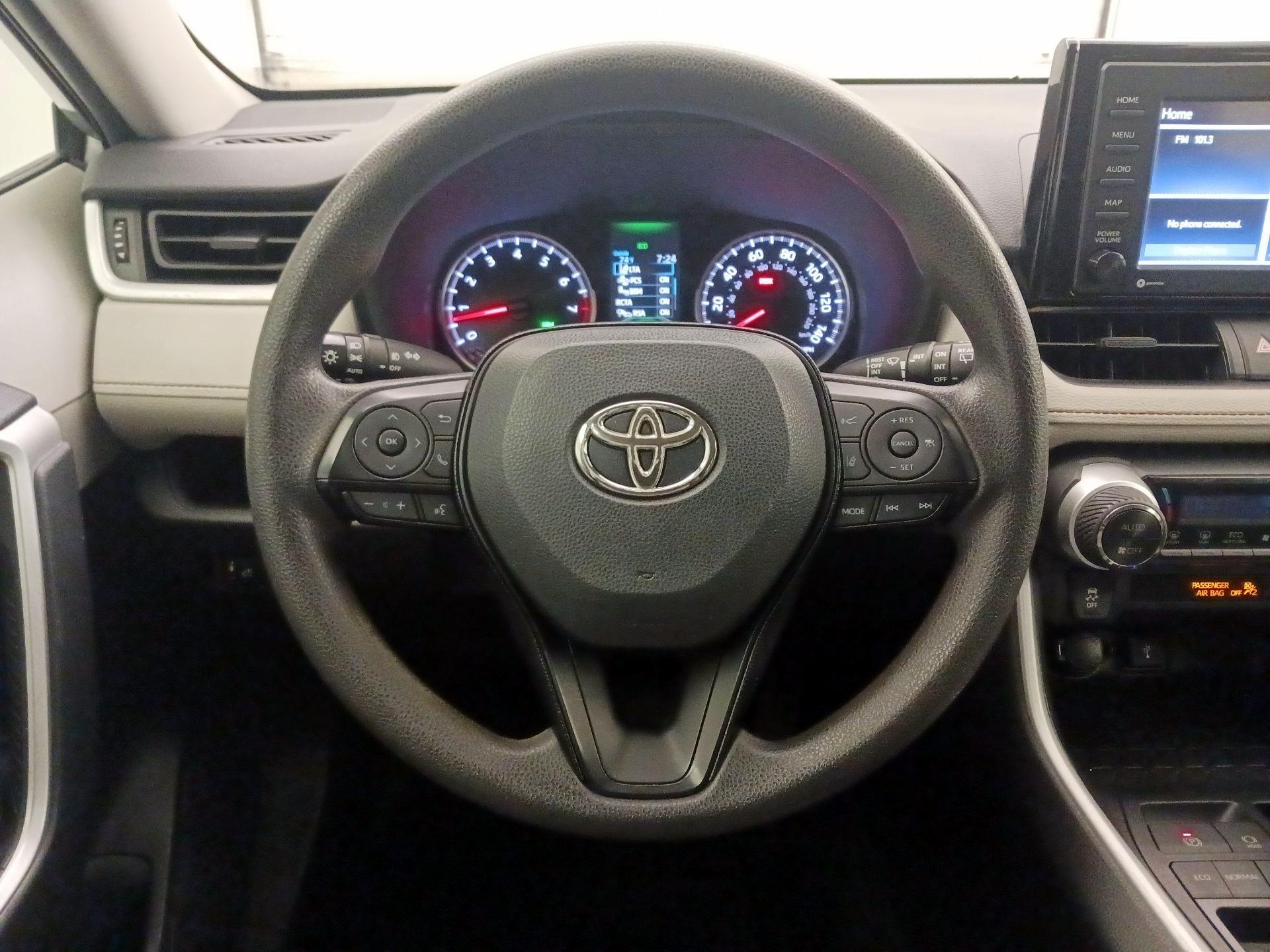 Thumbnail: 2021 Toyota RAV4 - 10