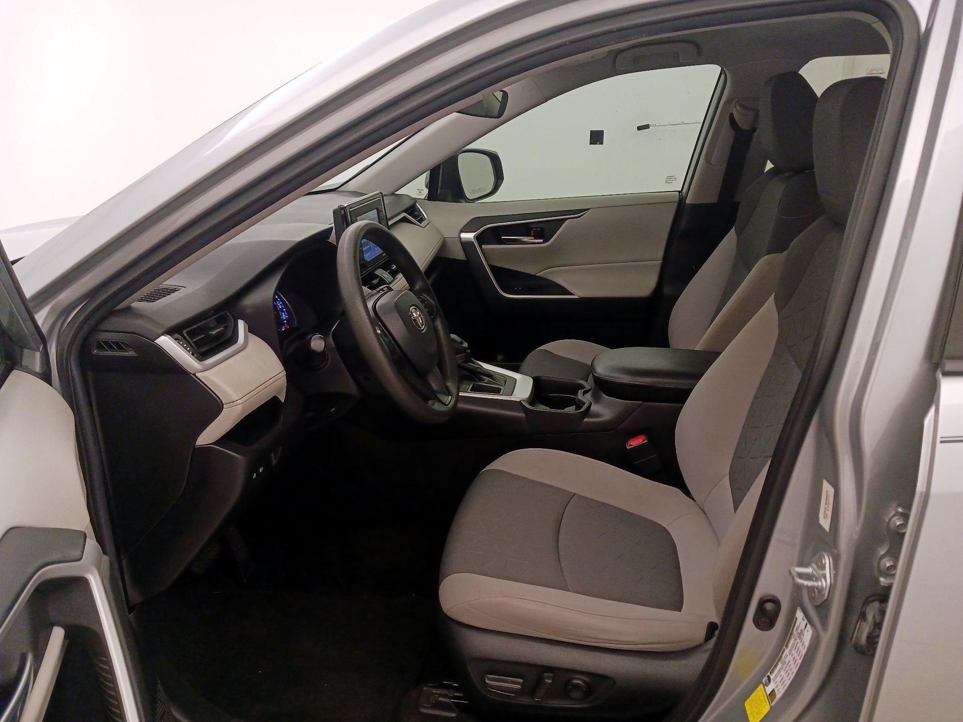 Thumbnail: 2021 Toyota RAV4 - 11