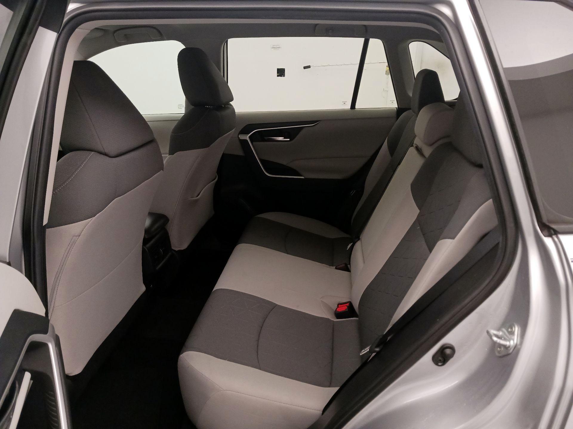 Thumbnail: 2021 Toyota RAV4 - 19