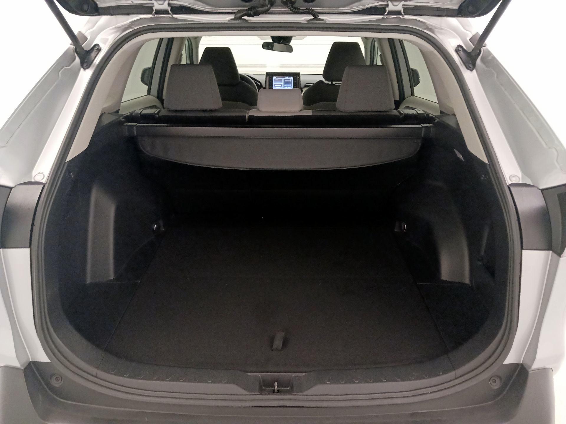 Thumbnail: 2021 Toyota RAV4 - 20