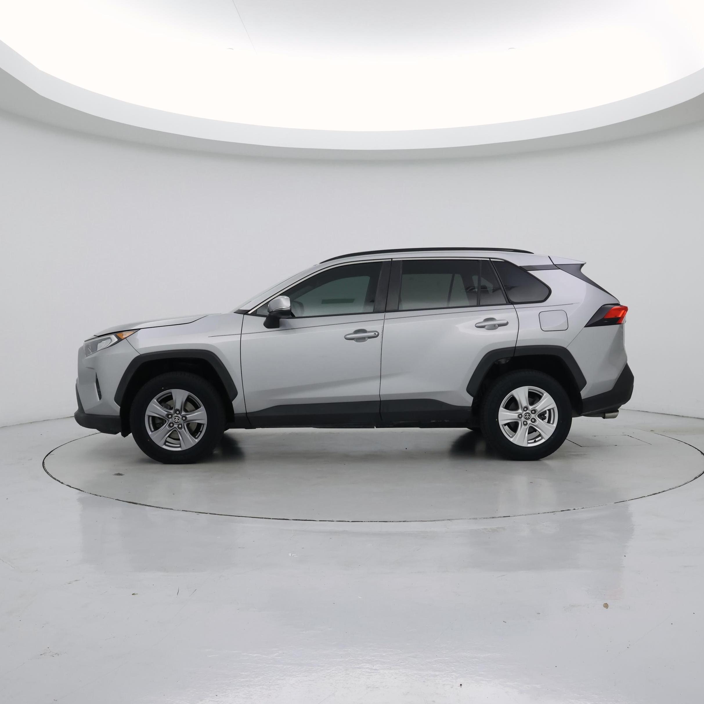 Thumbnail: 2021 Toyota RAV4 - 3